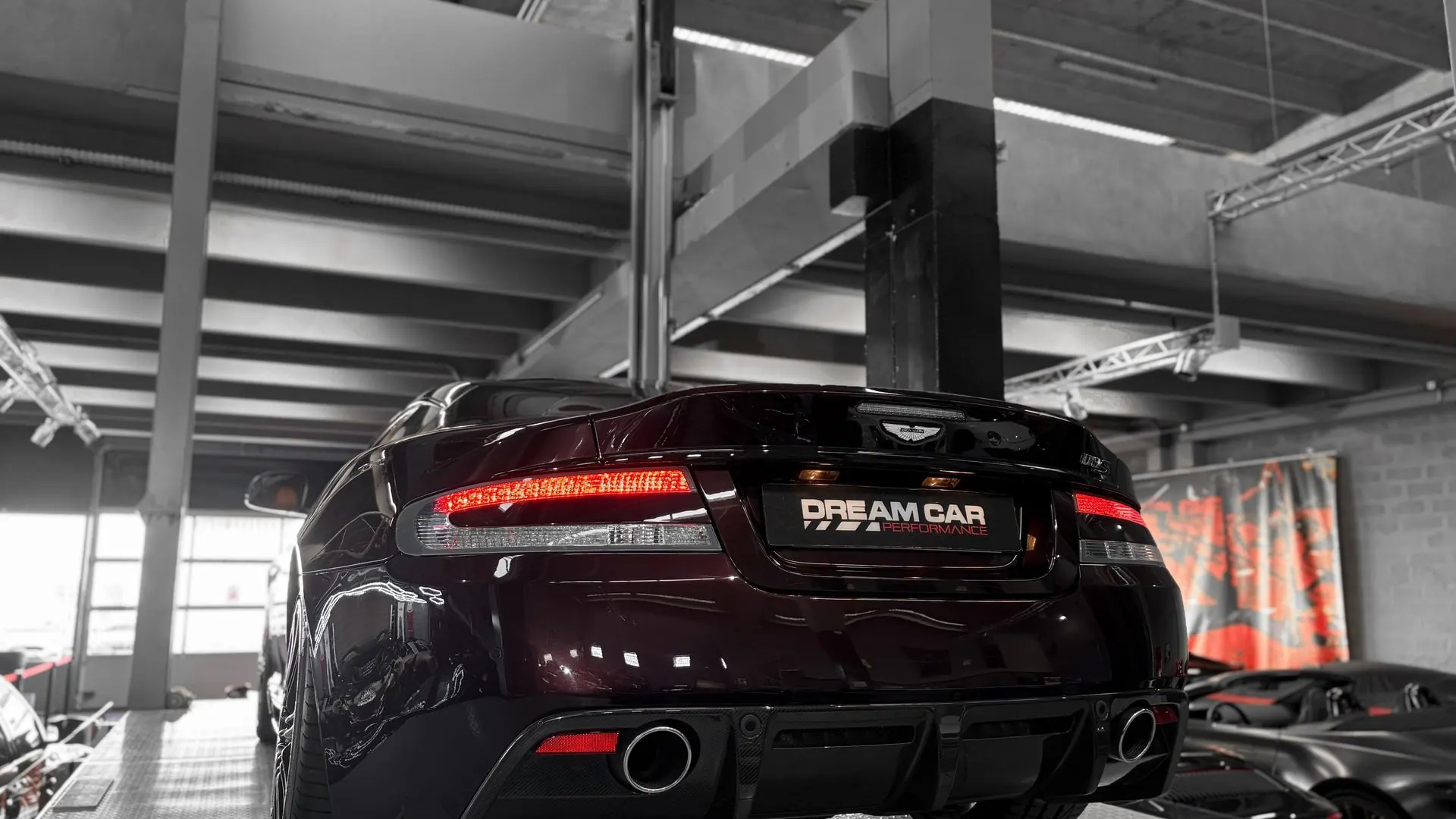 Aston Martin DBS — photo 6