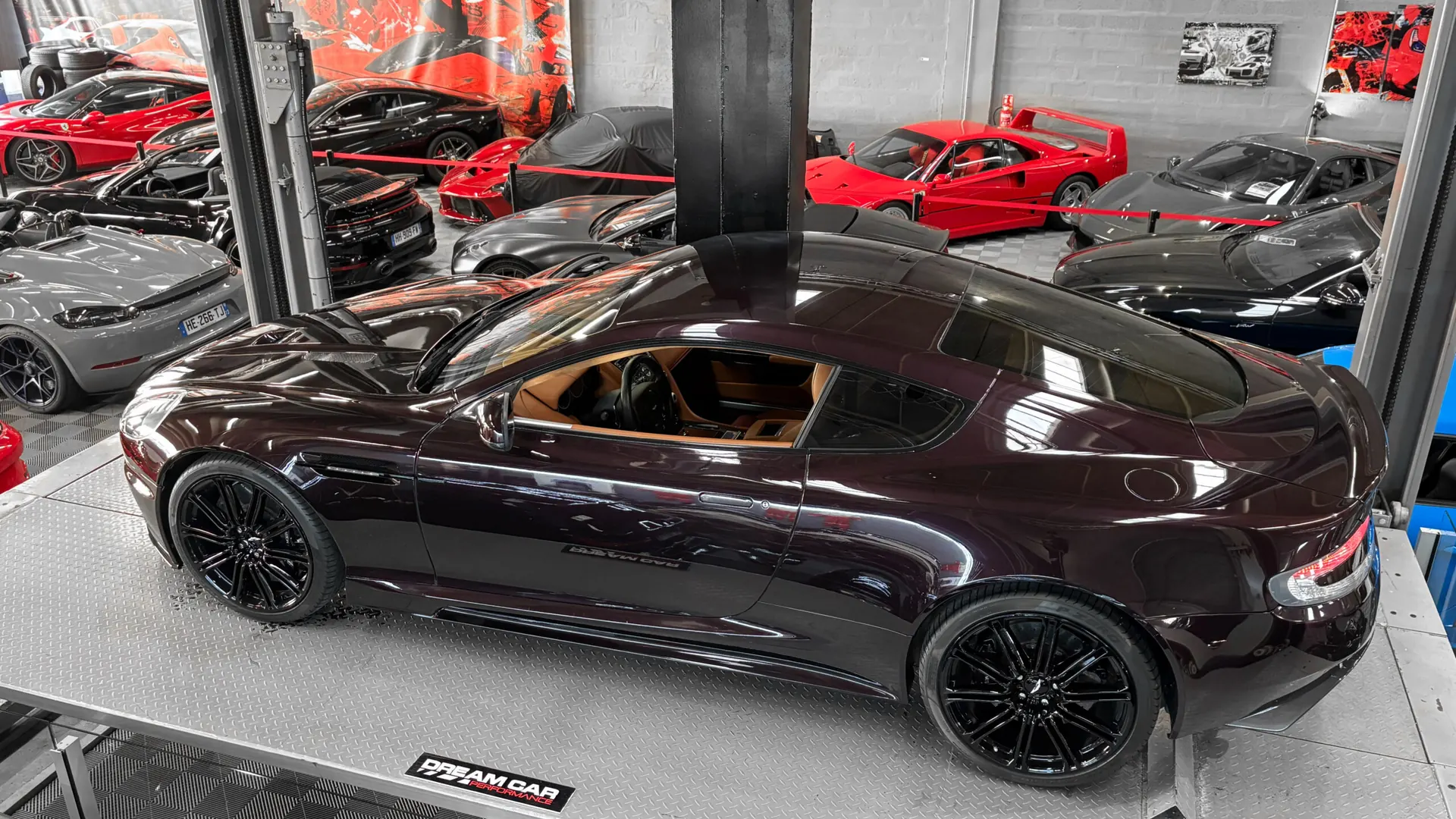 Aston Martin DBS — photo 3