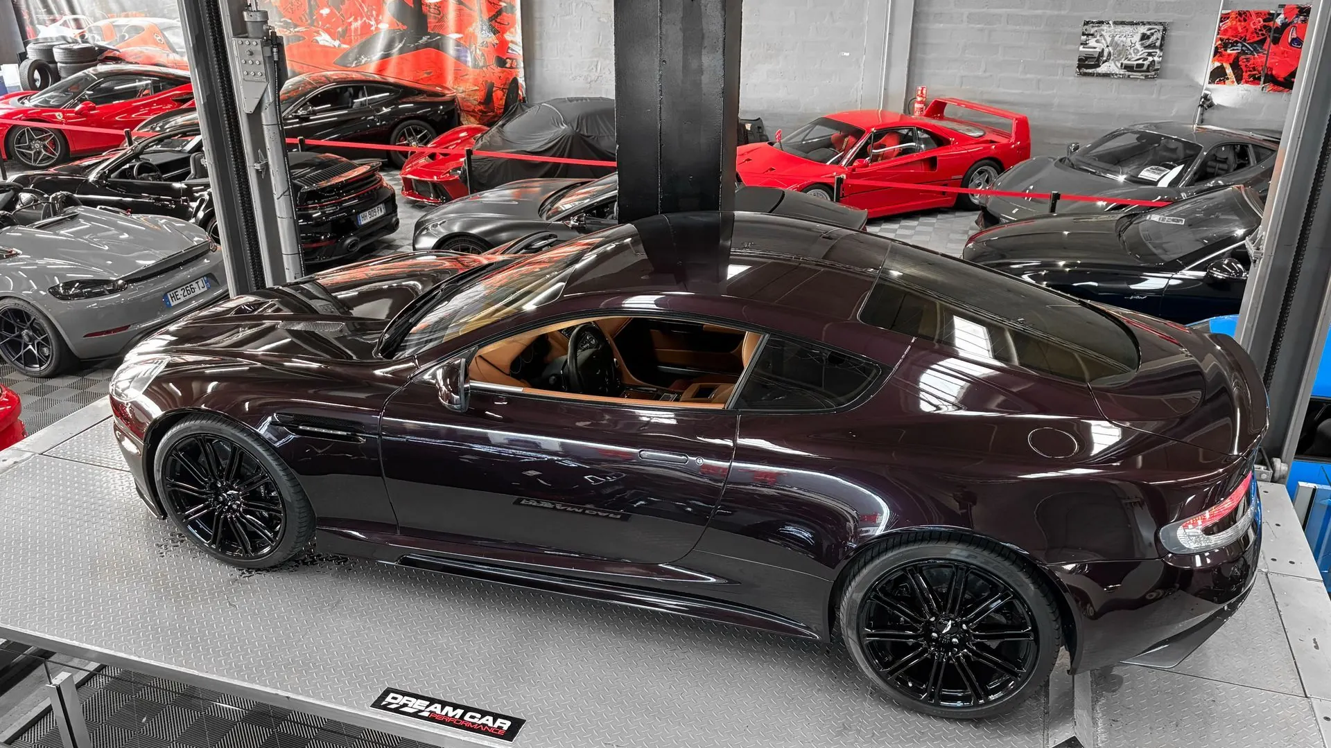 Aston Martin DBS — photo 3