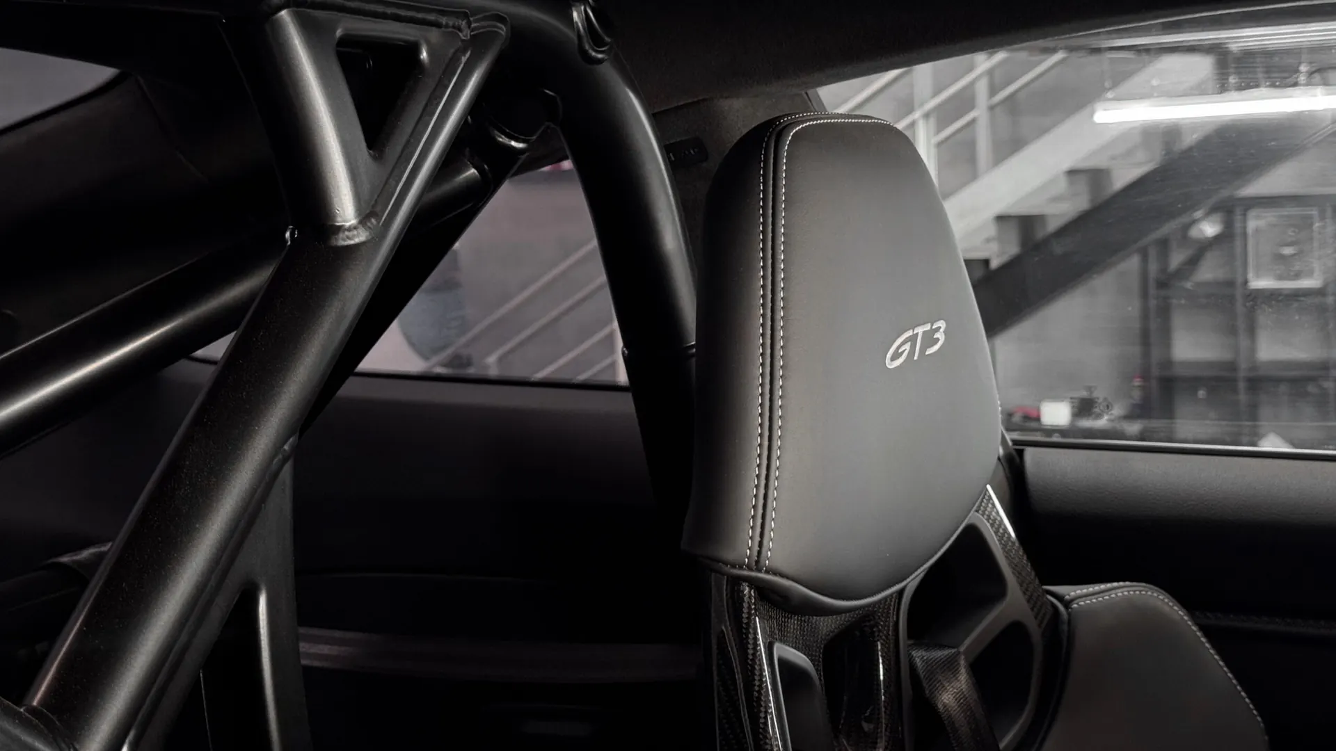 Porsche 992 — photo 33