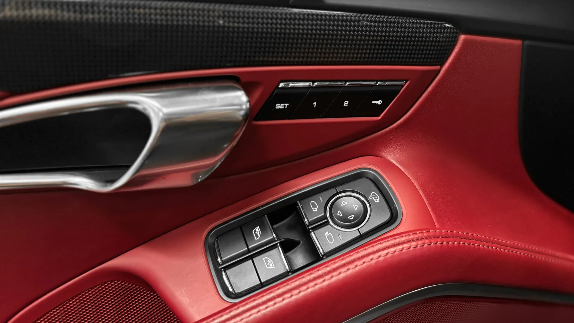 Porsche 991 — photo 21