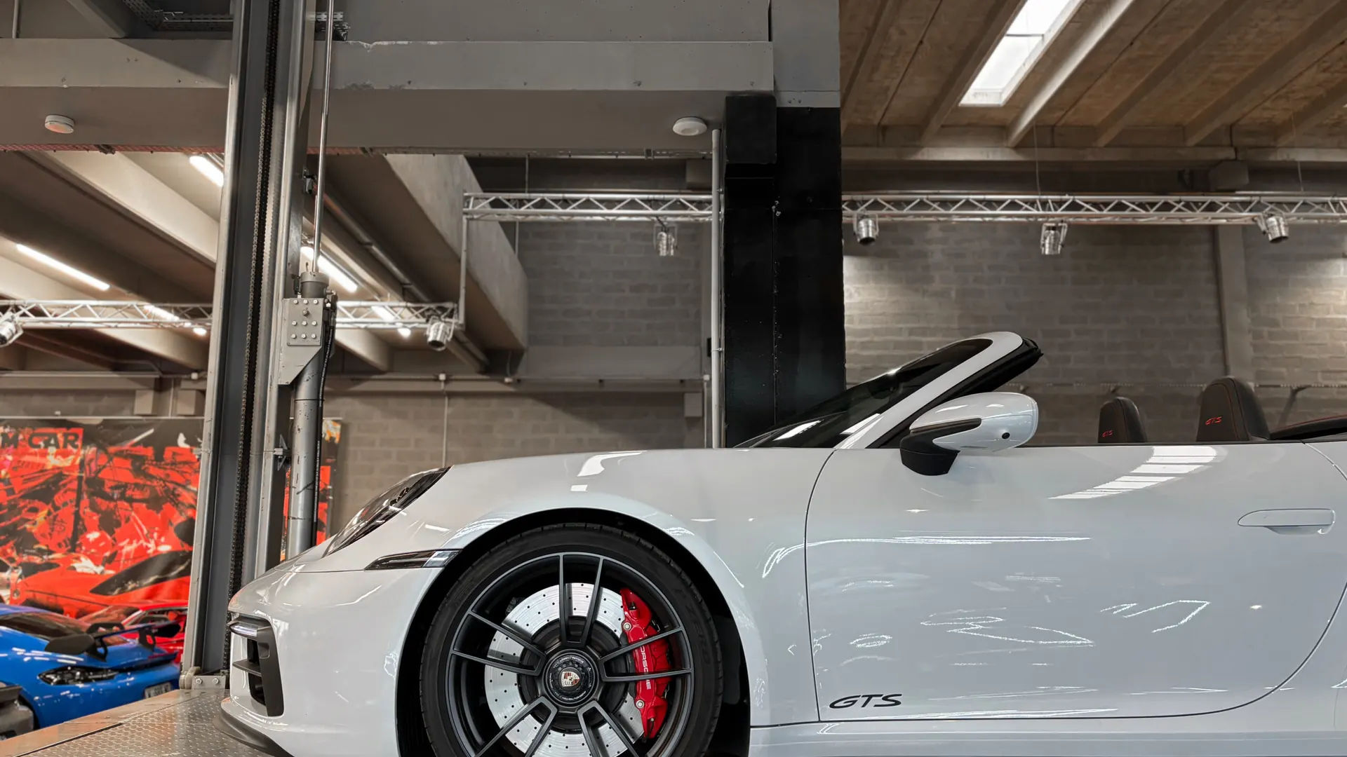 Porsche 992 — photo 10