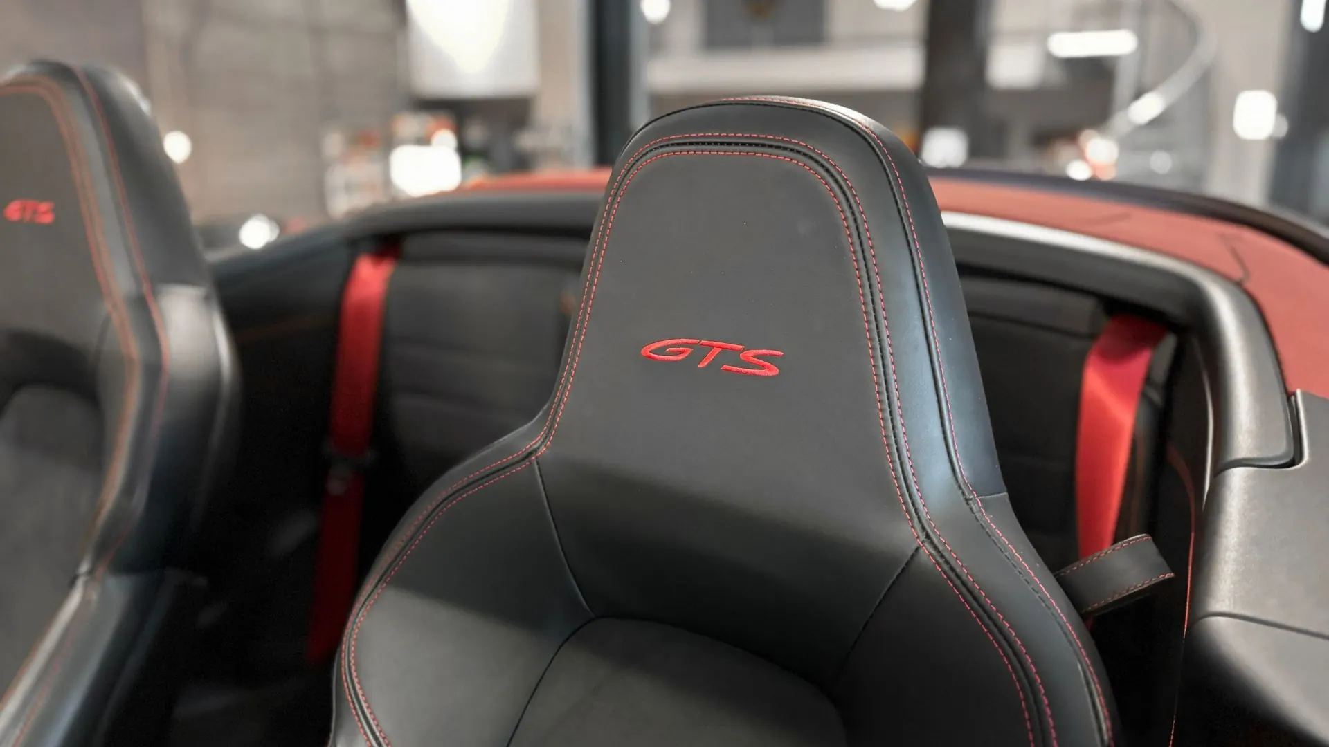 Porsche 992 — photo 12
