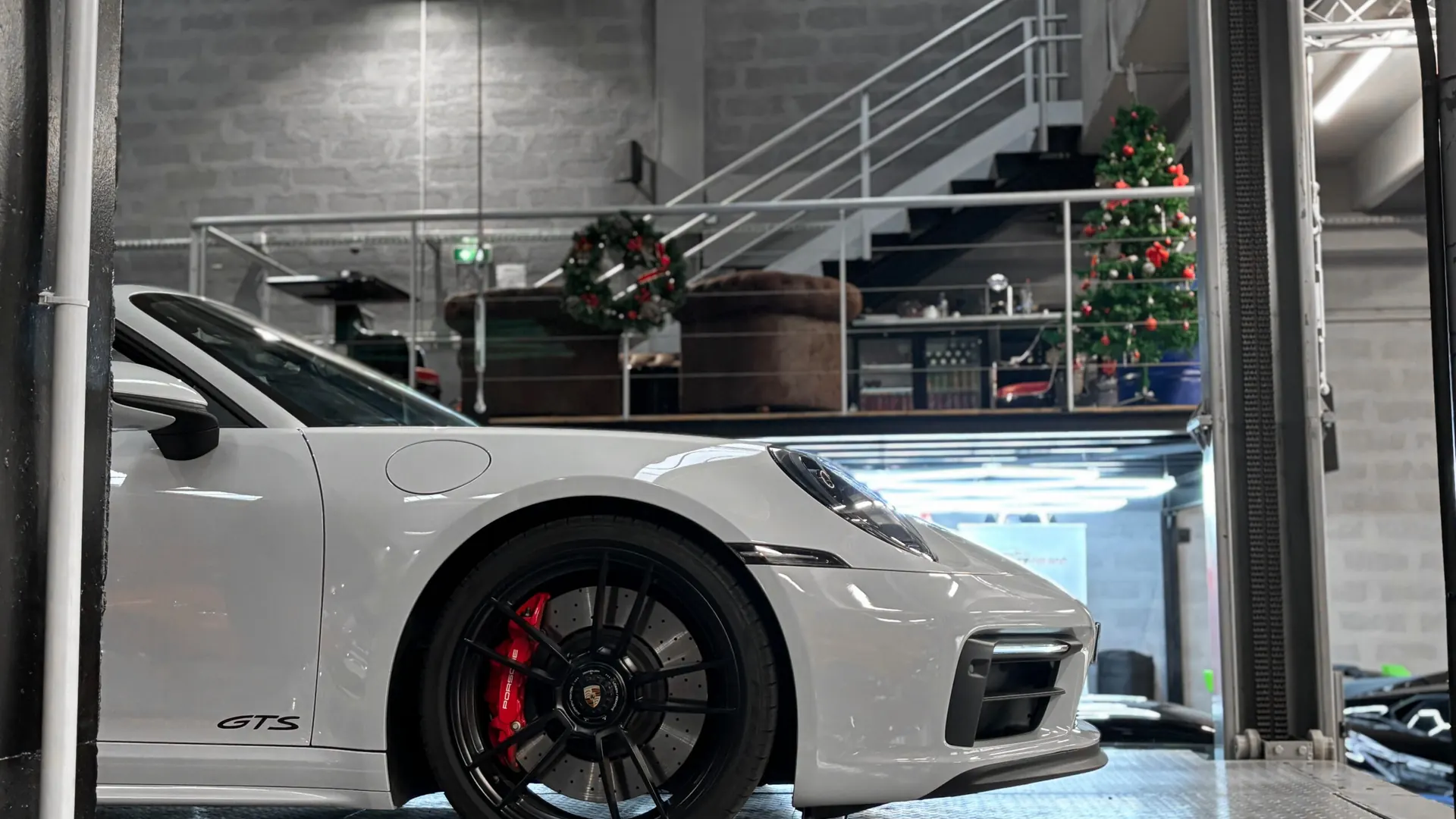 Porsche 992 — photo 22
