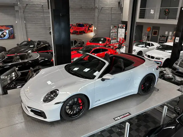Porsche 992