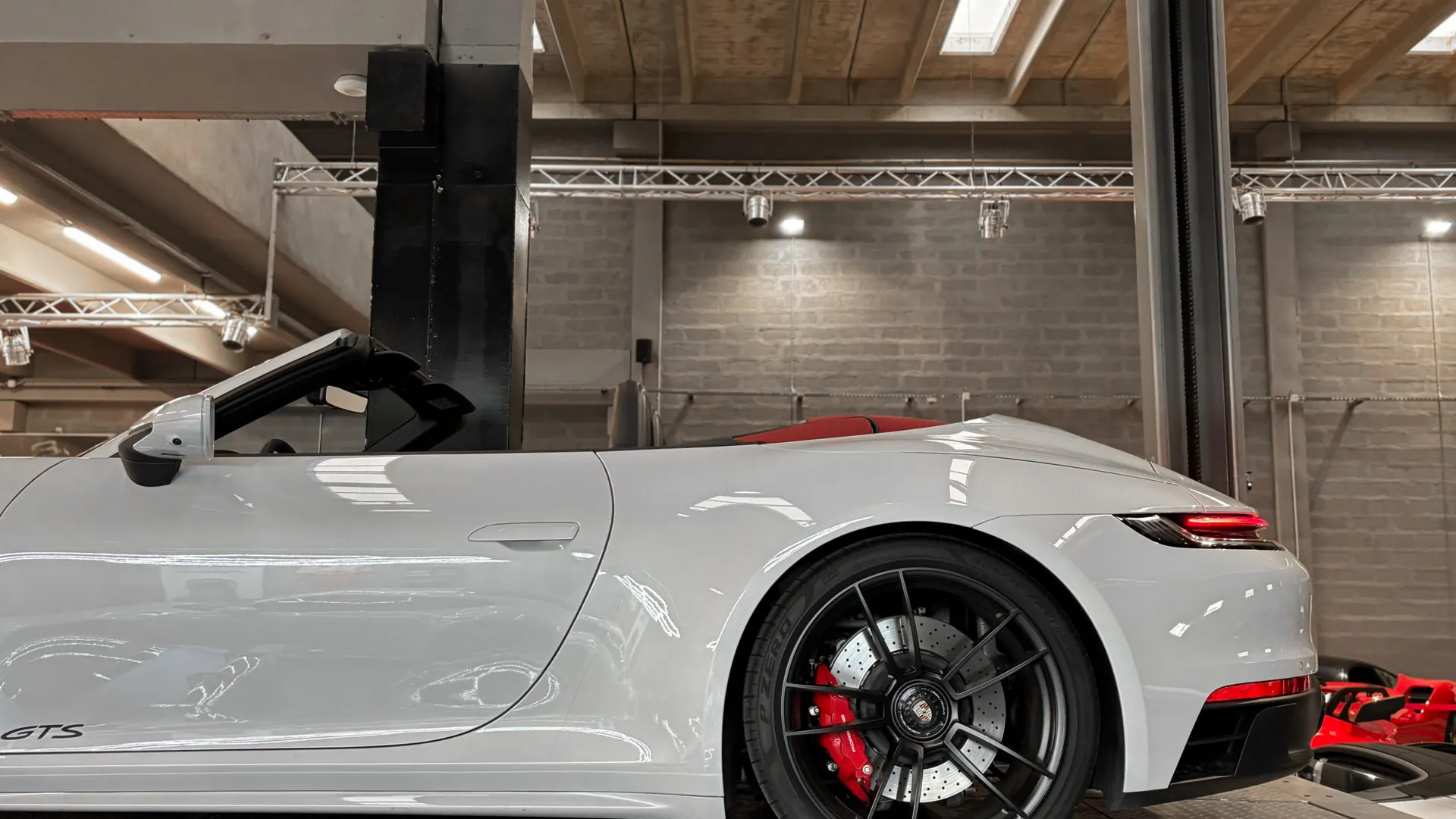 Porsche 992 — photo 13