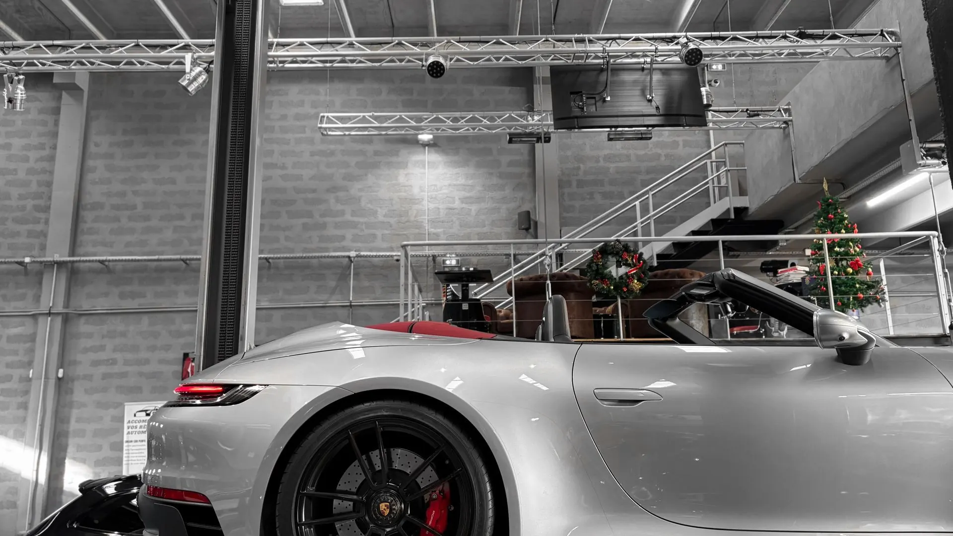 Porsche 992 — photo 9