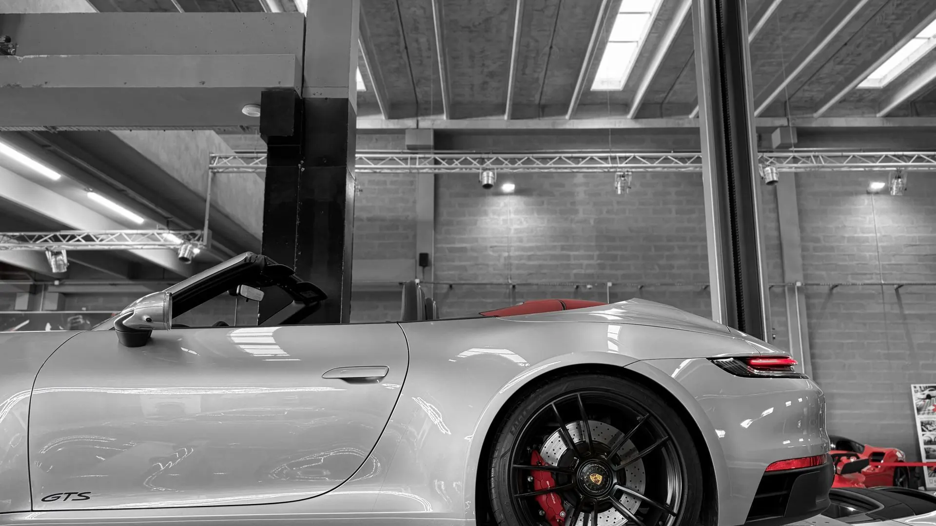 Porsche 992 — photo 7