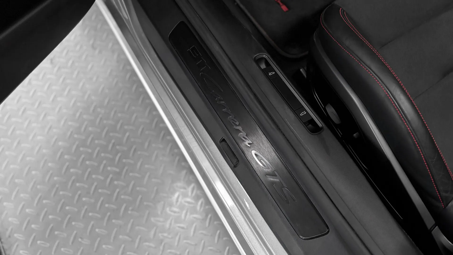 Porsche 992 — photo 33