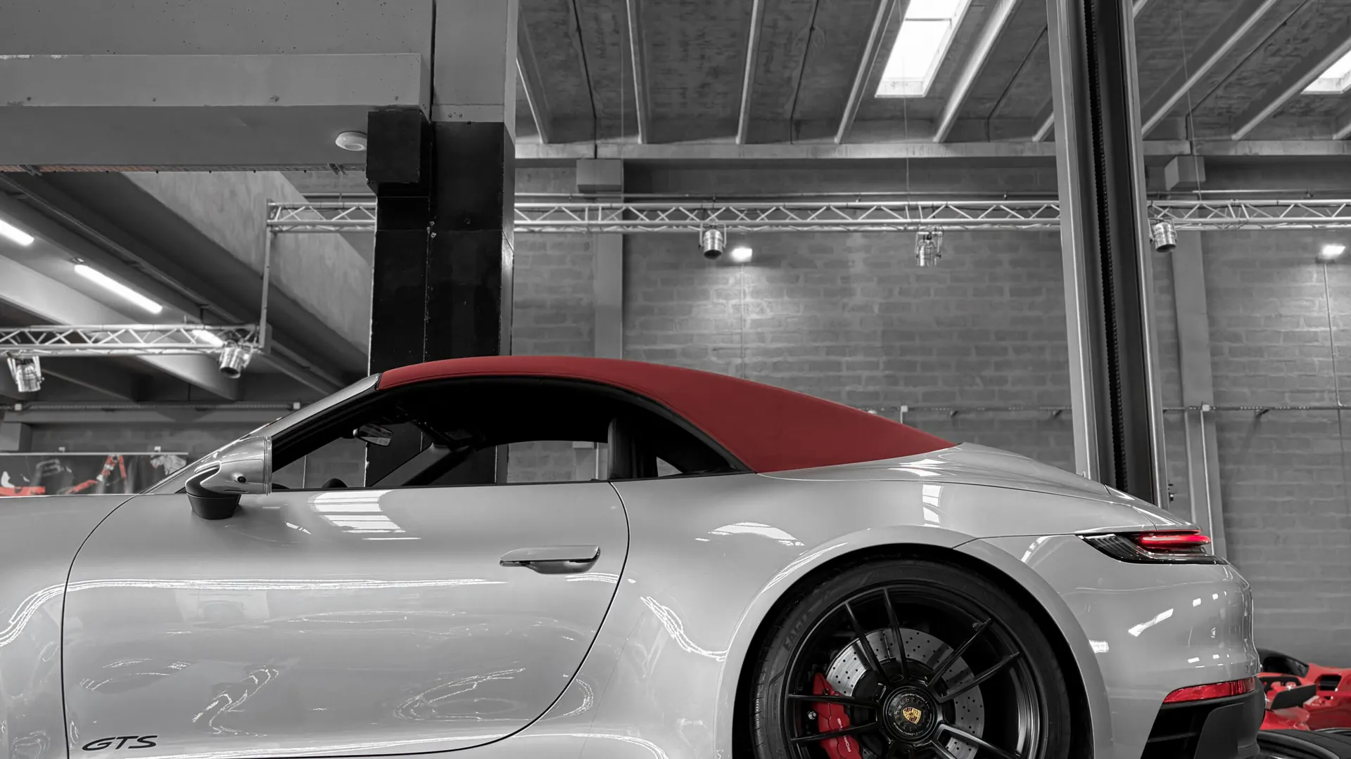 Porsche 992 — photo 12