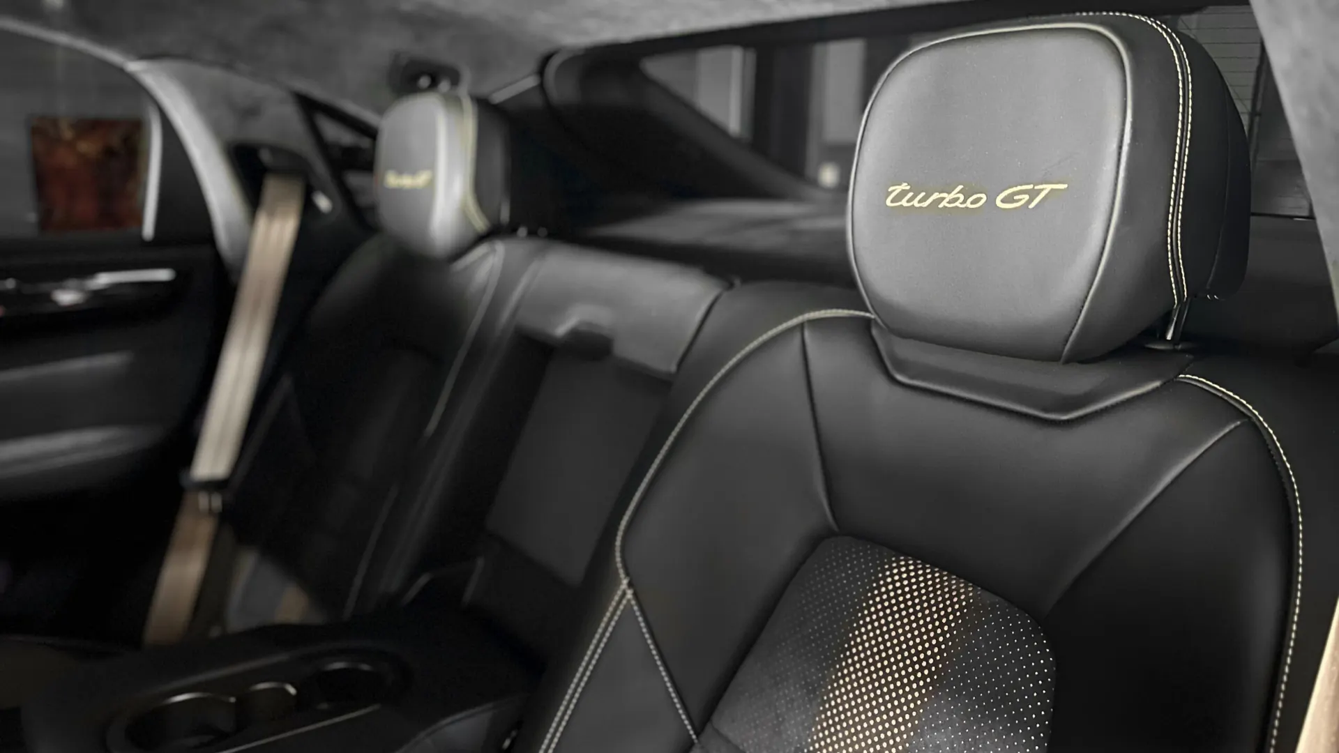 Porsche CAYENNE — photo 24