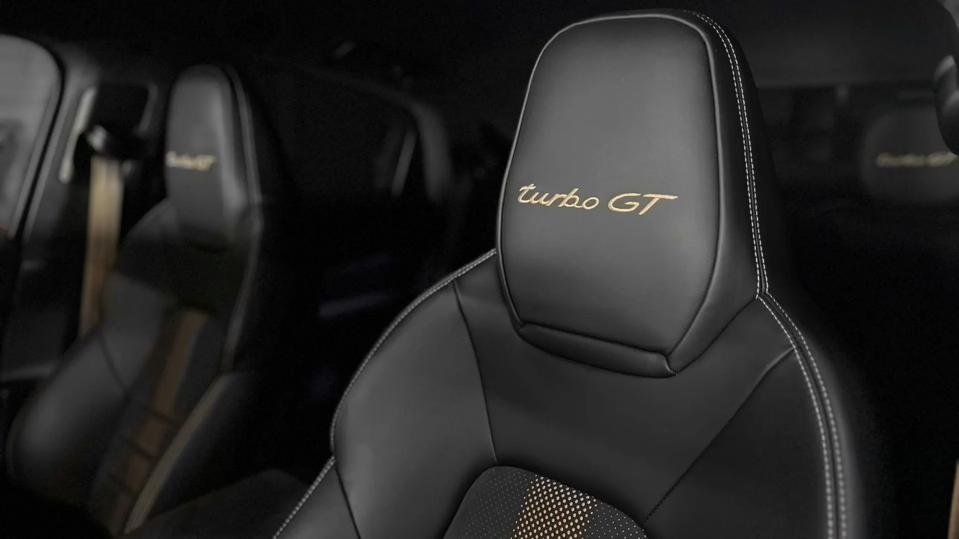 Porsche CAYENNE — photo 14