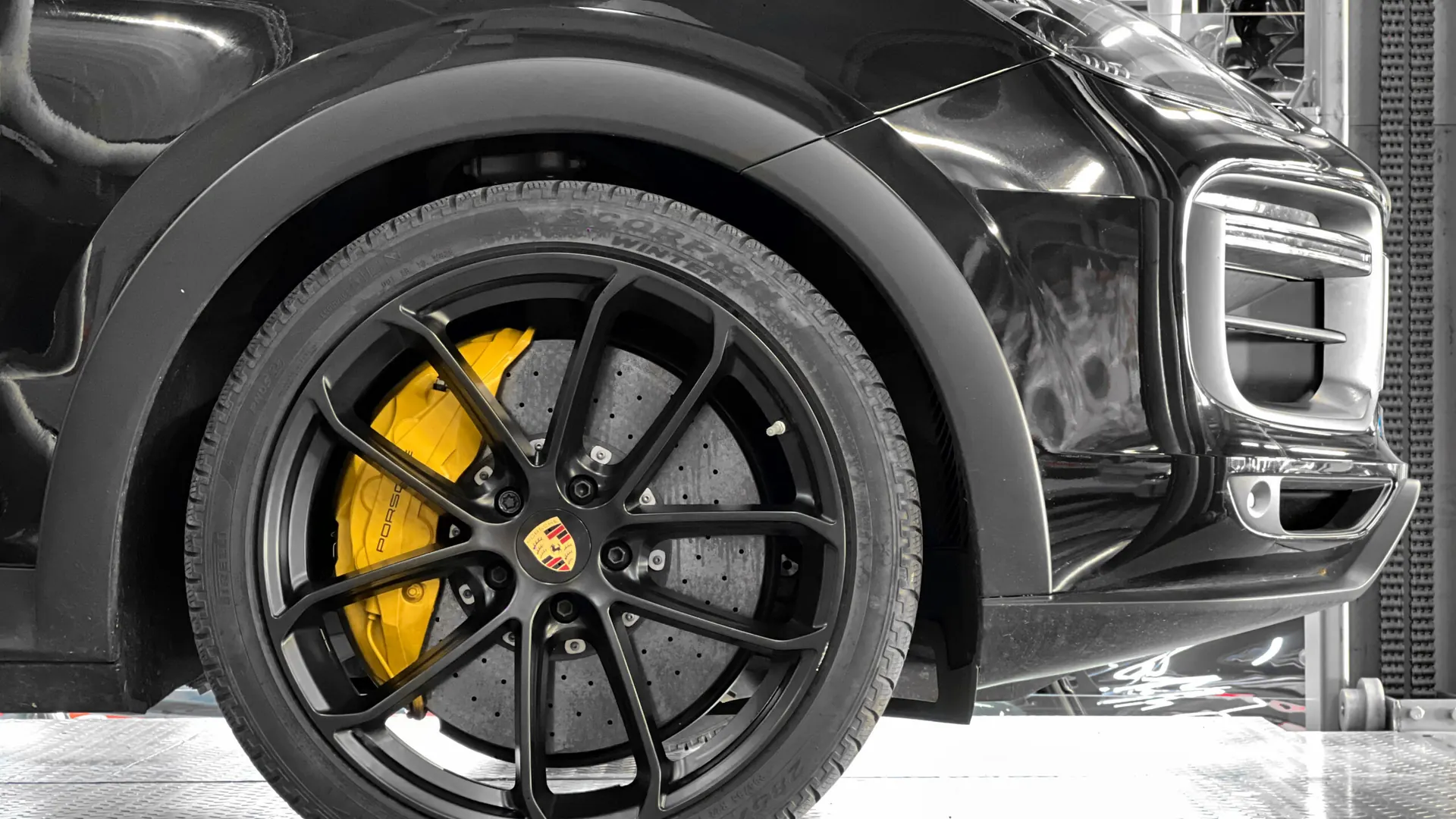 Porsche CAYENNE — photo 4