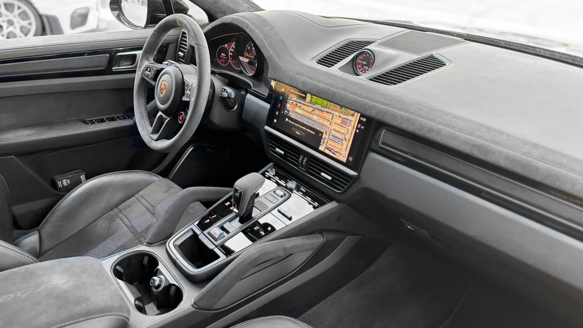 Porsche CAYENNE — photo 33