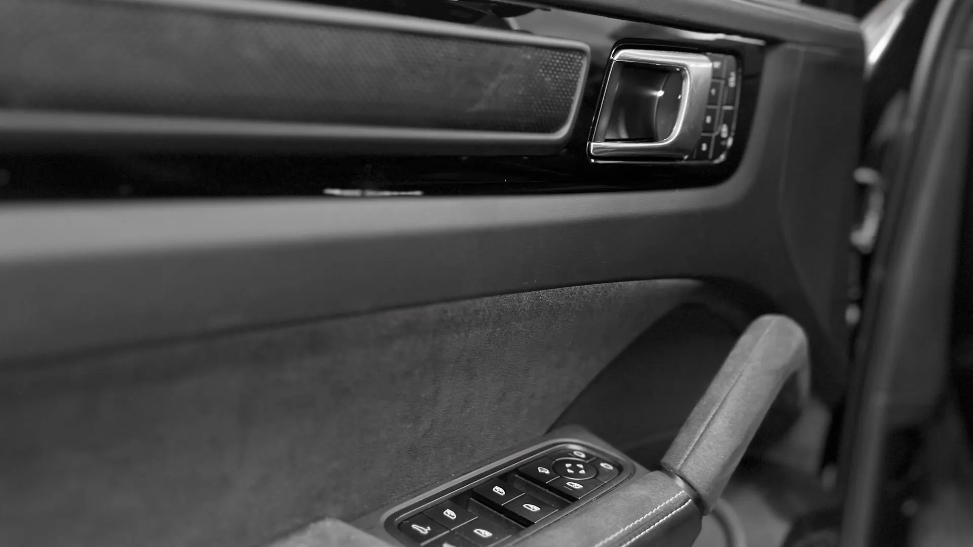 Porsche CAYENNE — photo 27