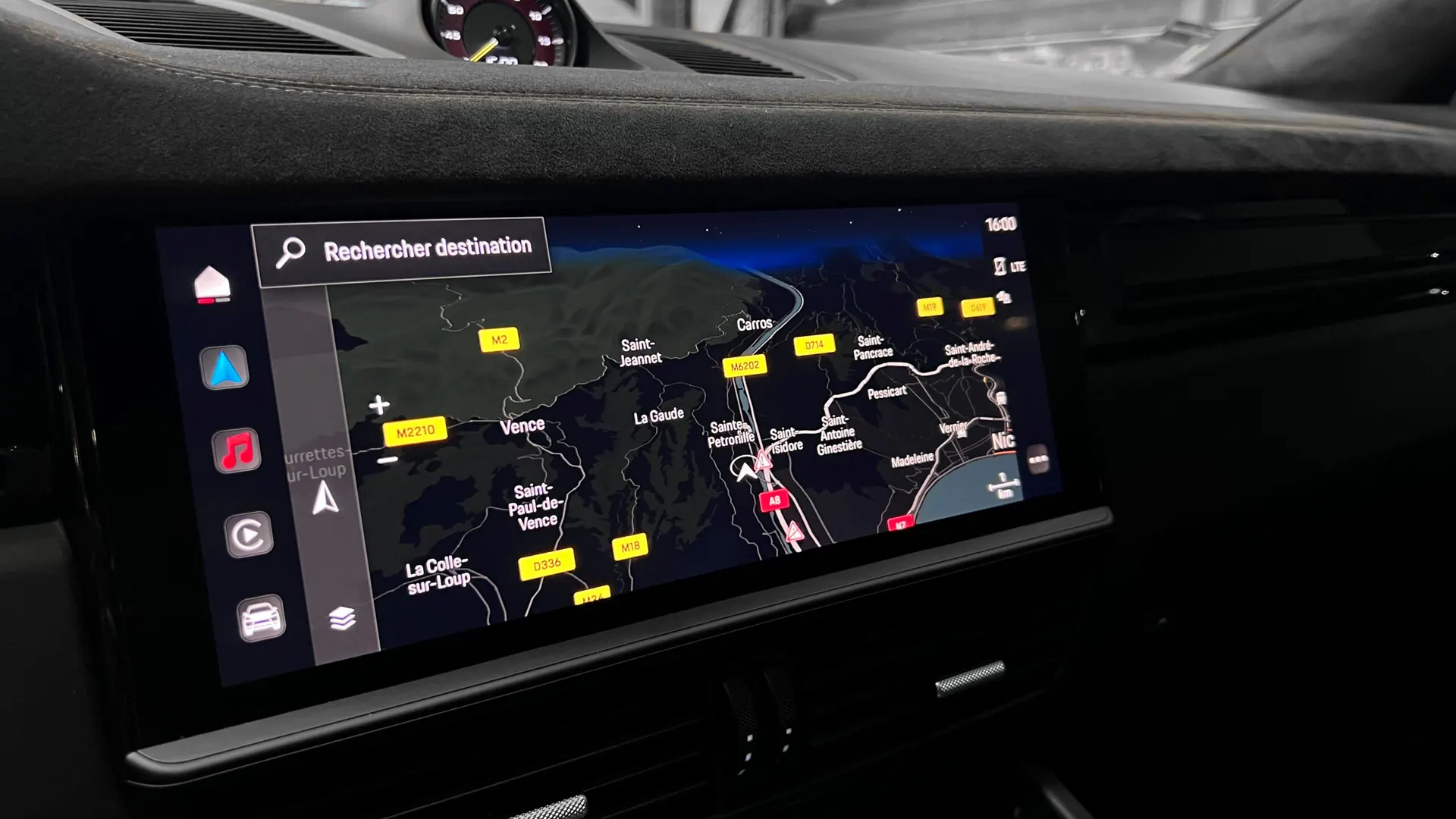 Porsche CAYENNE — photo 17