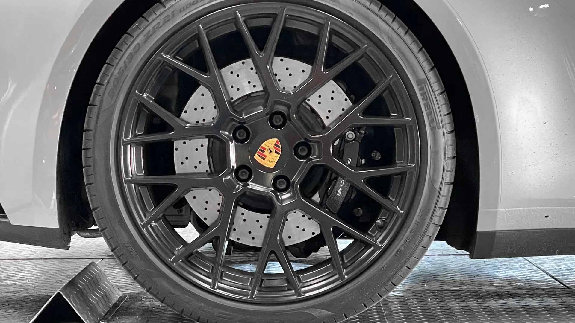 Porsche 992 — photo 27