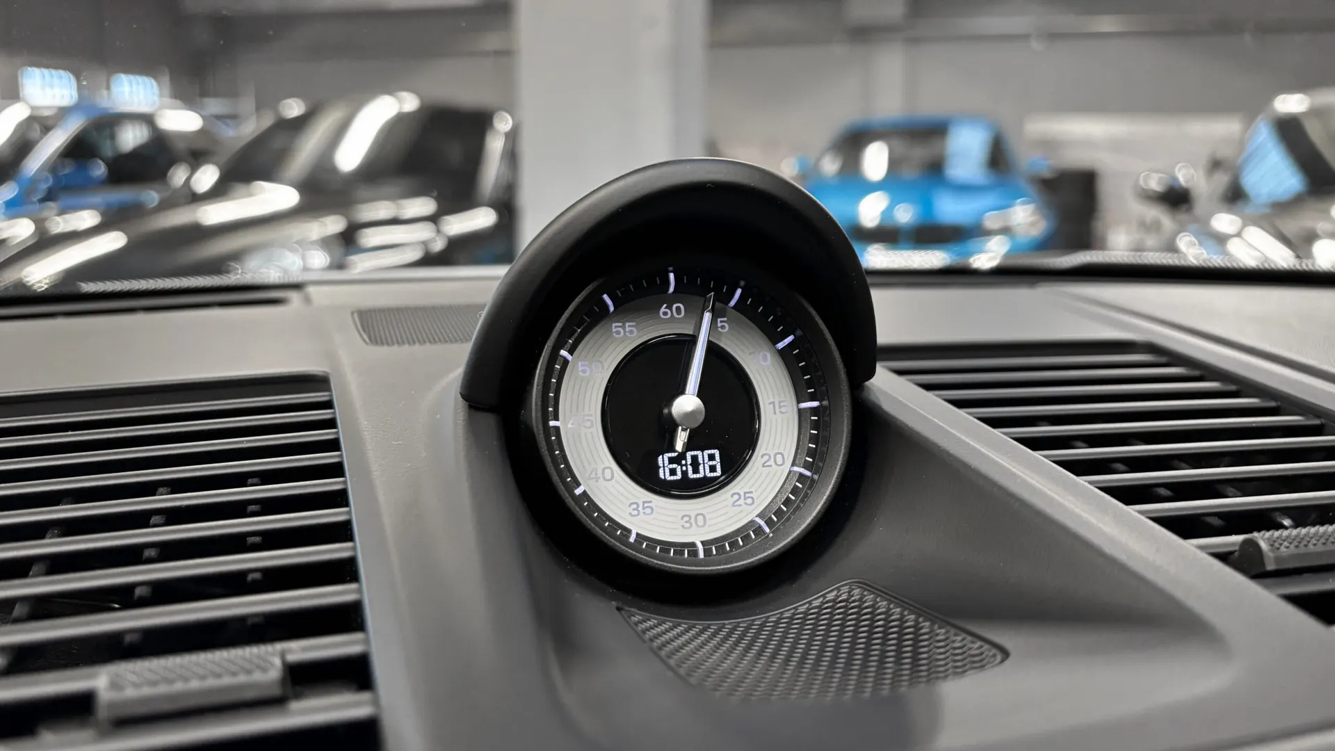 Porsche 992 — photo 42