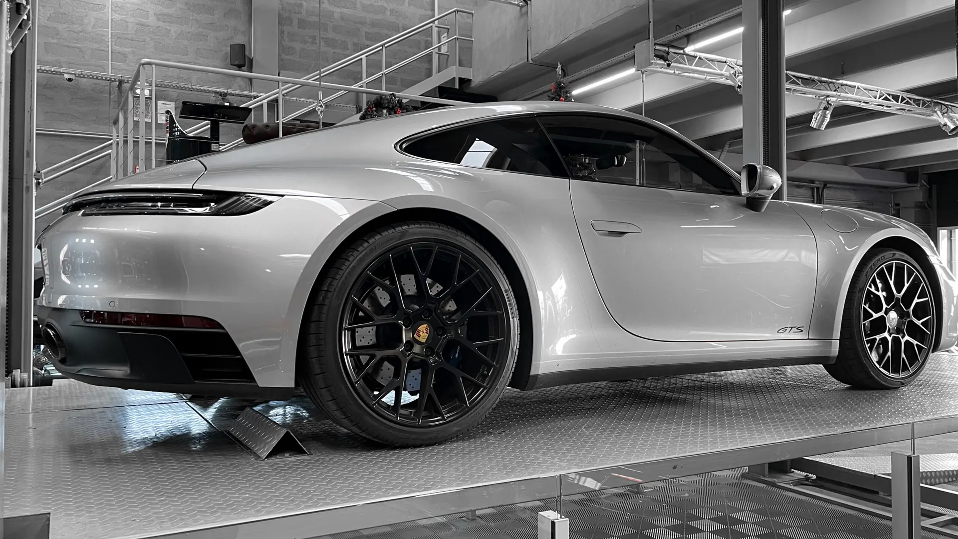 Porsche 992 — photo 41