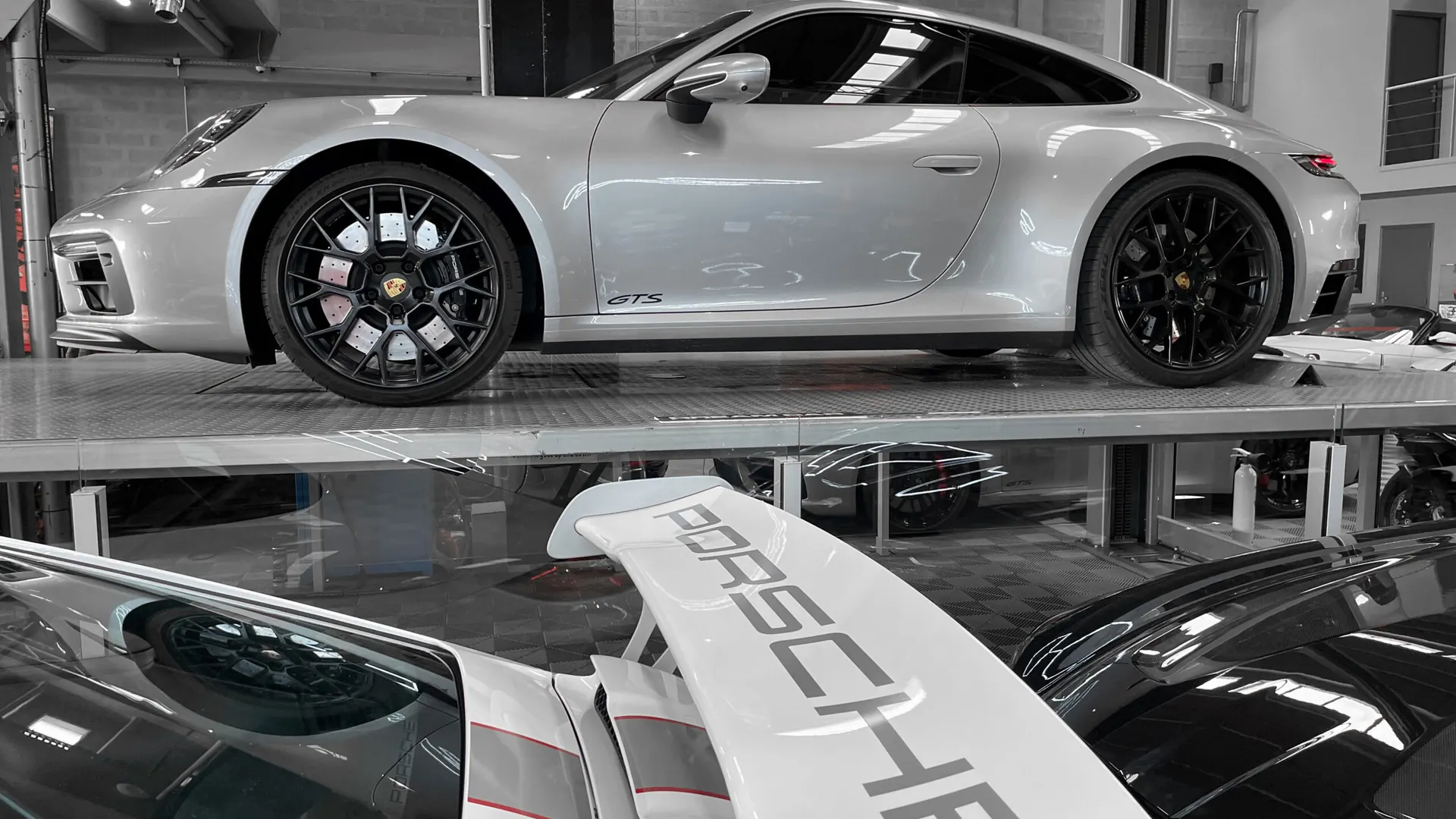 Porsche 992 — photo 11