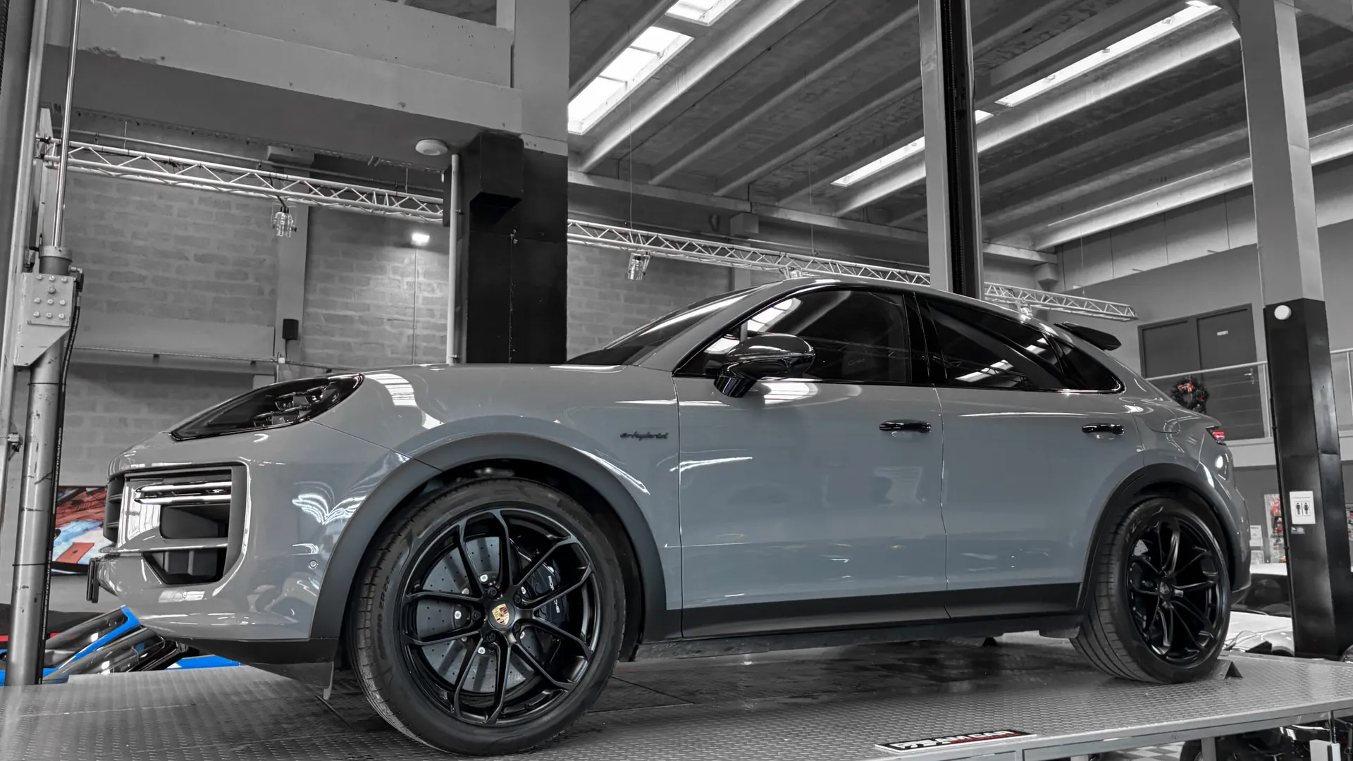 Porsche CAYENNE — photo 4