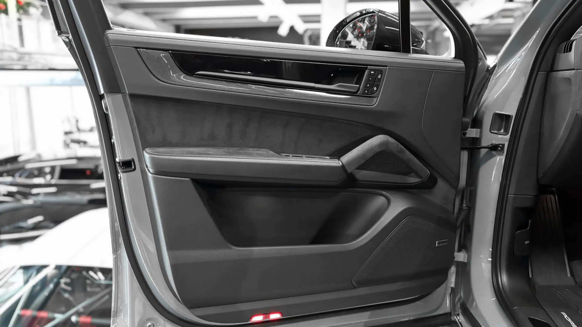 Porsche CAYENNE — photo 16