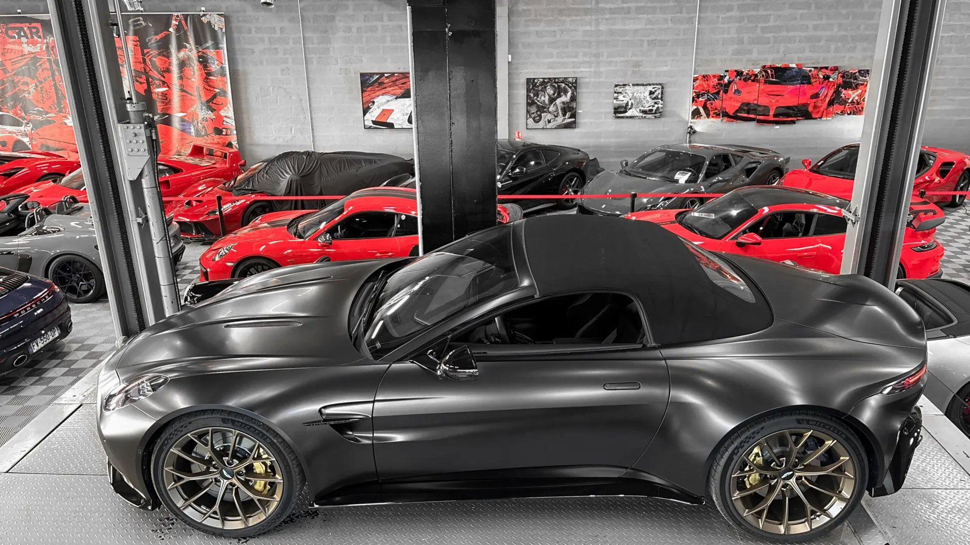 Aston Martin VANTAGE — photo 4