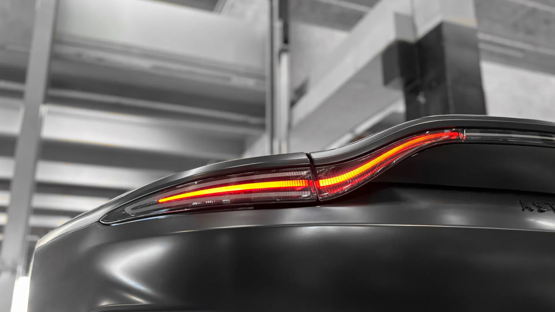 Aston Martin VANTAGE — photo 47