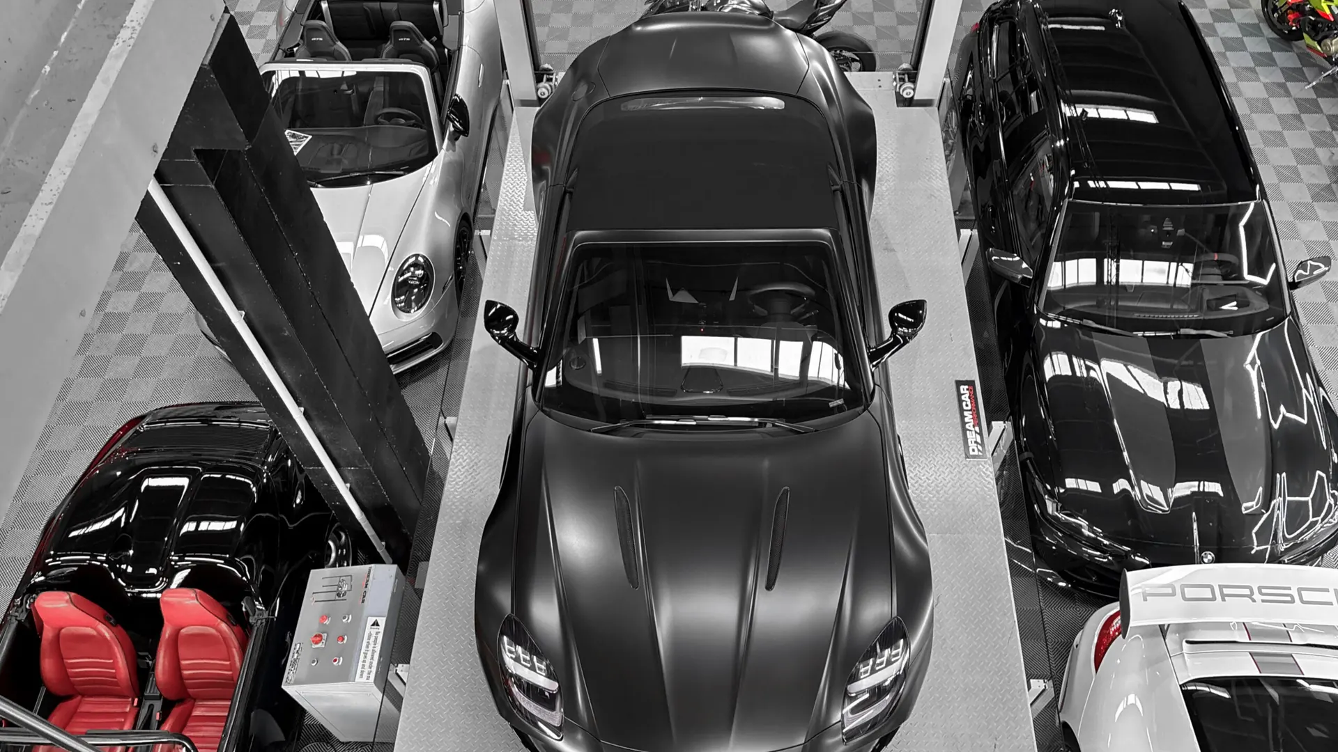 Aston Martin VANTAGE — photo 28