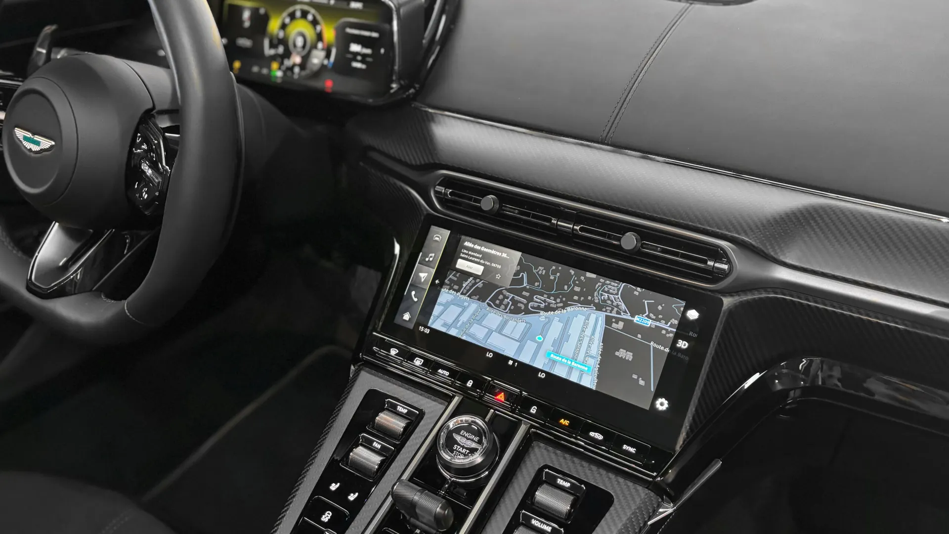 Aston Martin VANTAGE — photo 42