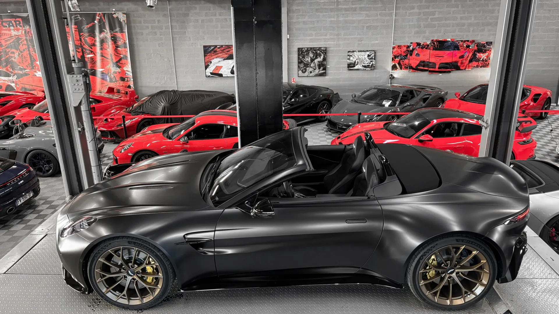 Aston Martin VANTAGE — photo 3