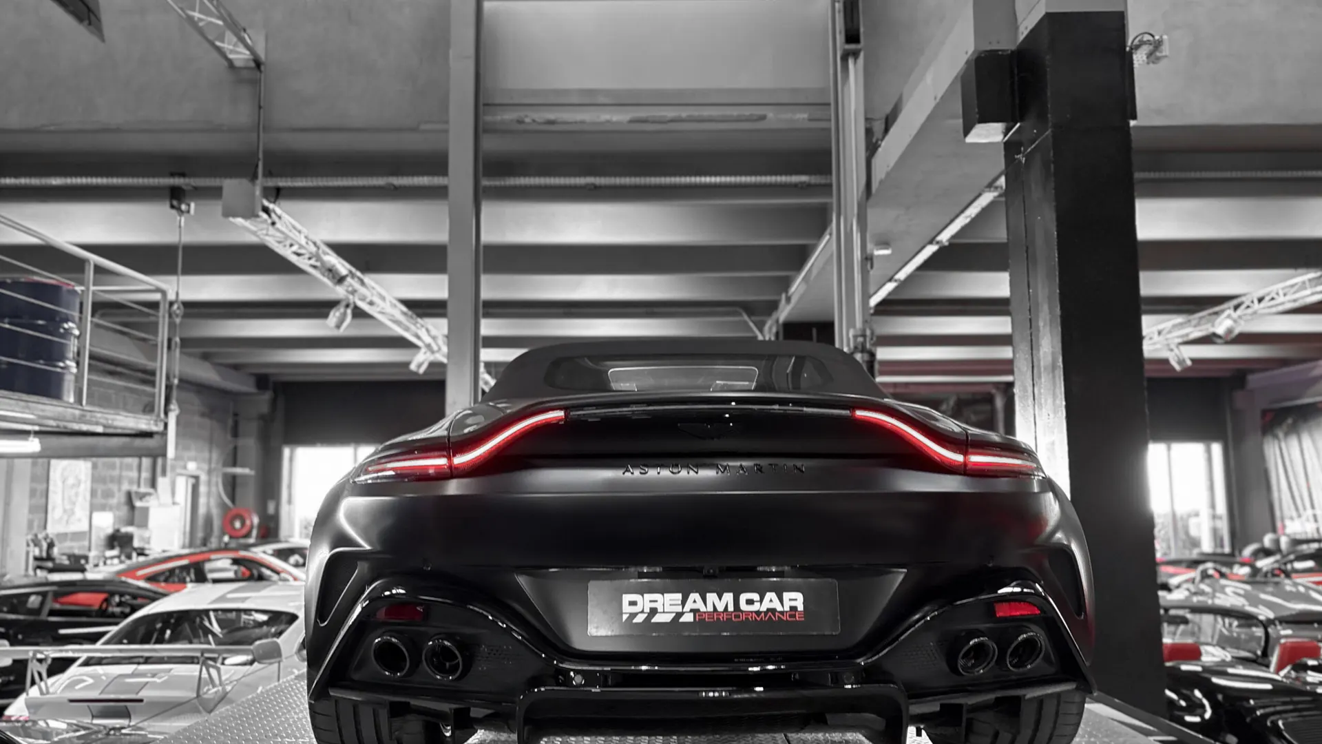 Aston Martin VANTAGE — photo 19