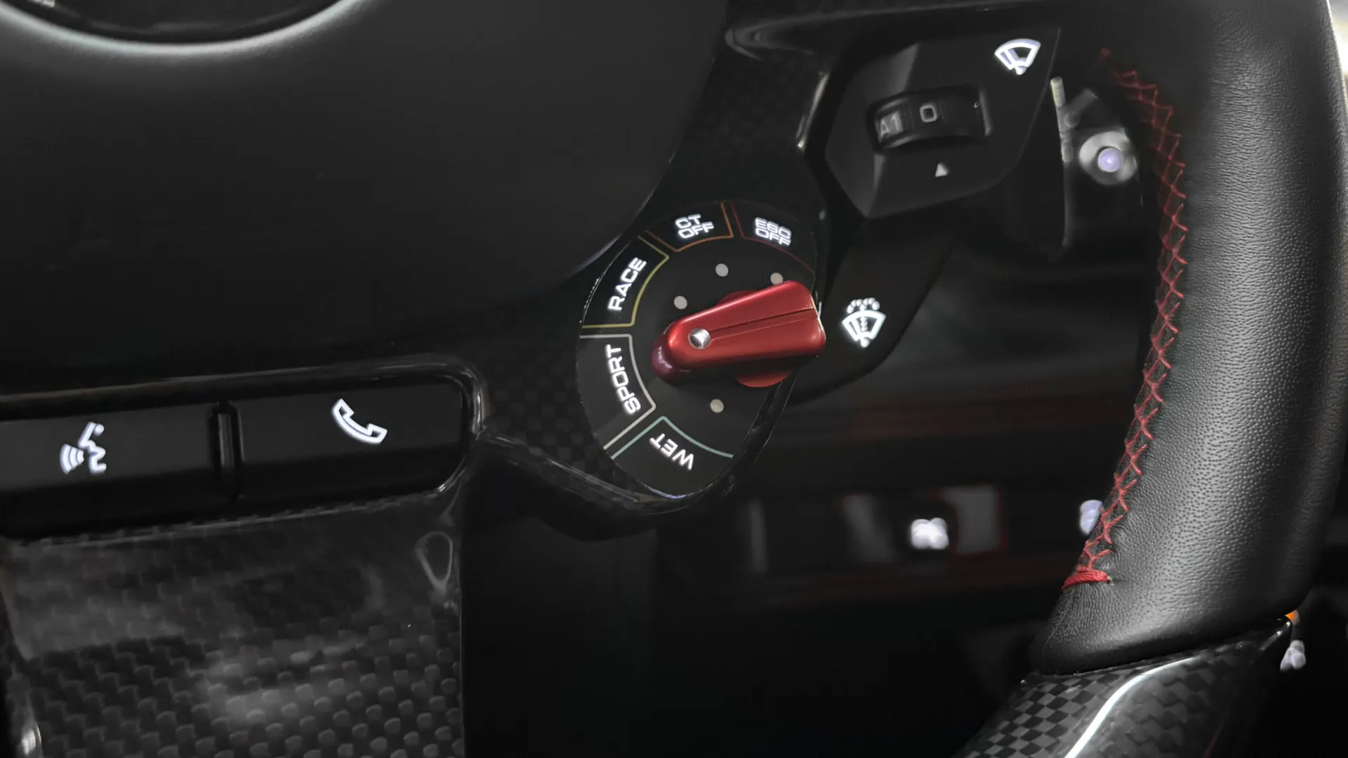 Ferrari F8 — photo 38