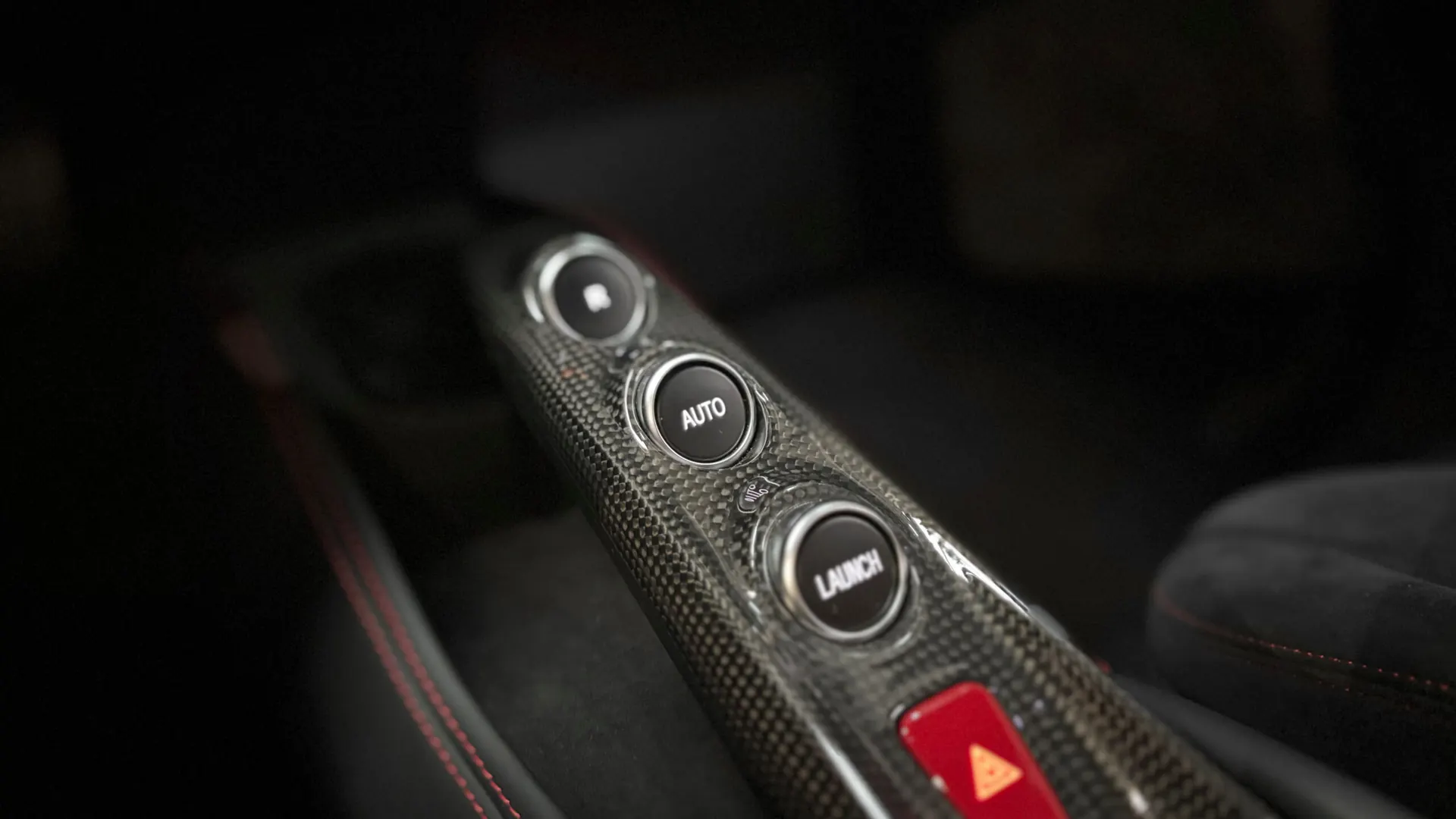 Ferrari F8 — photo 18