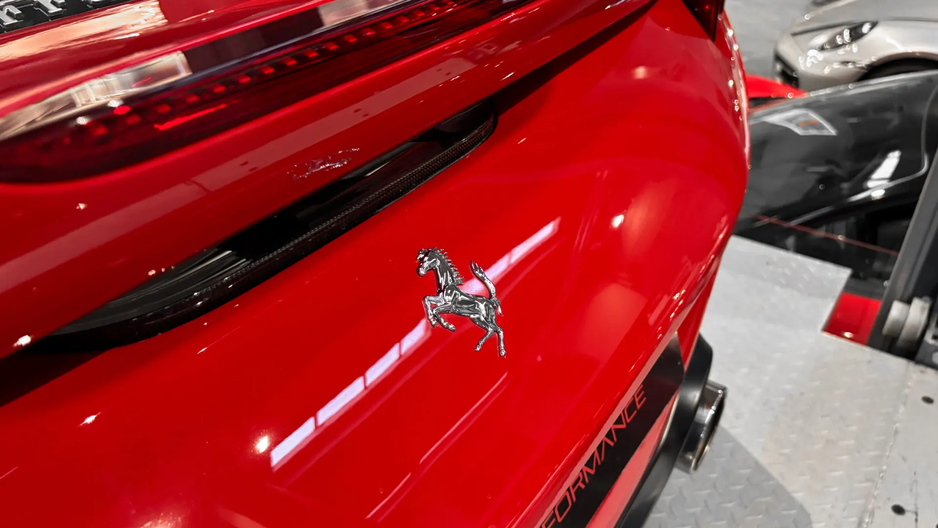 Ferrari F8 — photo 29