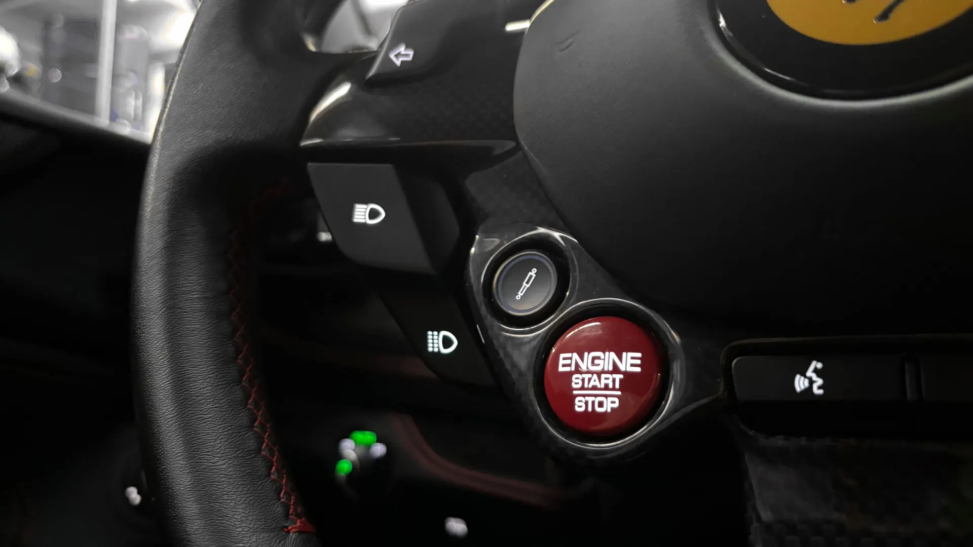 Ferrari F8 — photo 40