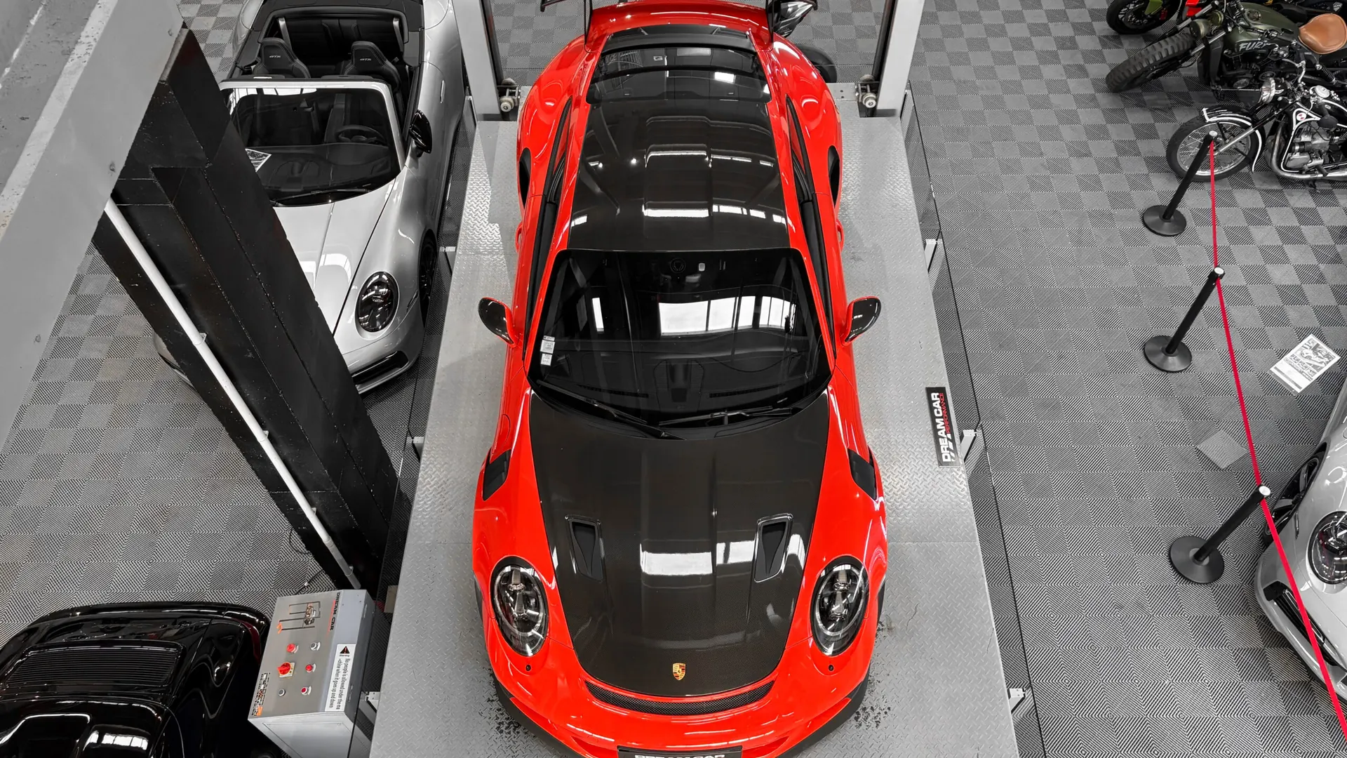 Porsche 991 — photo 10