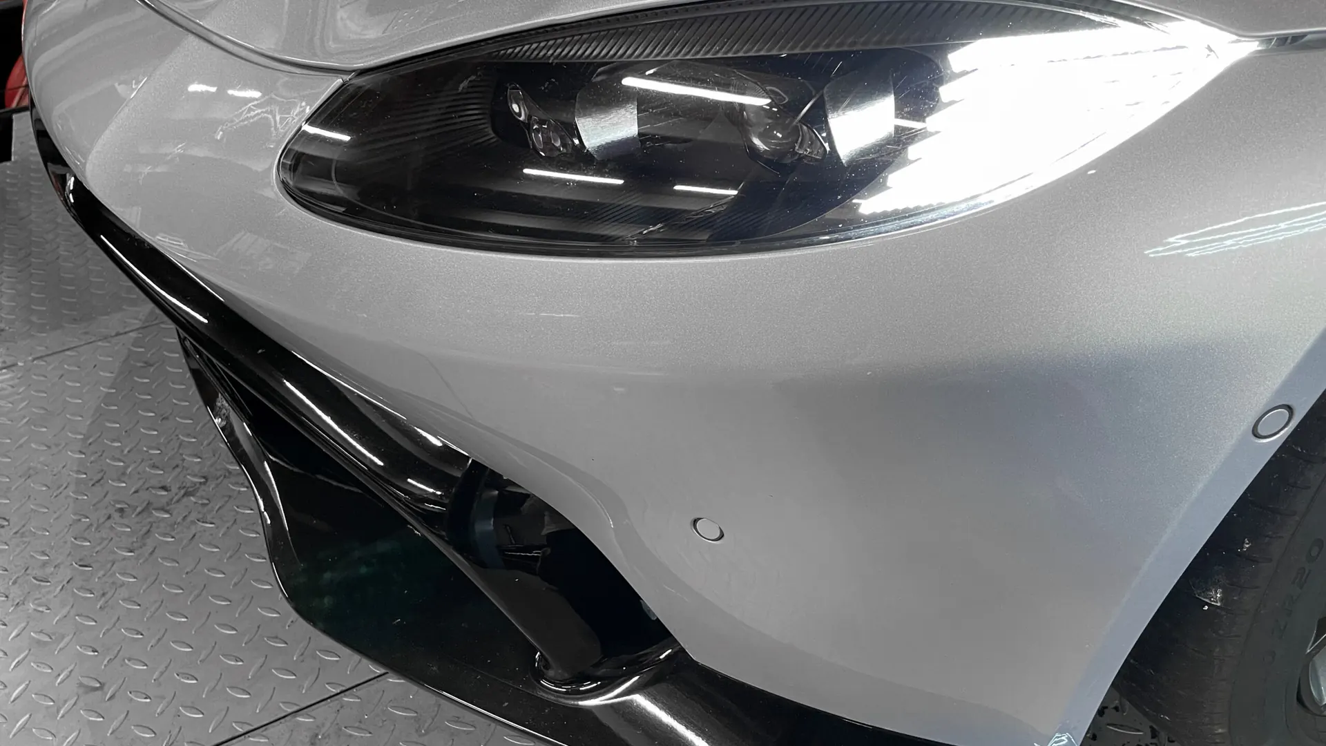 Aston Martin V8 — photo 31