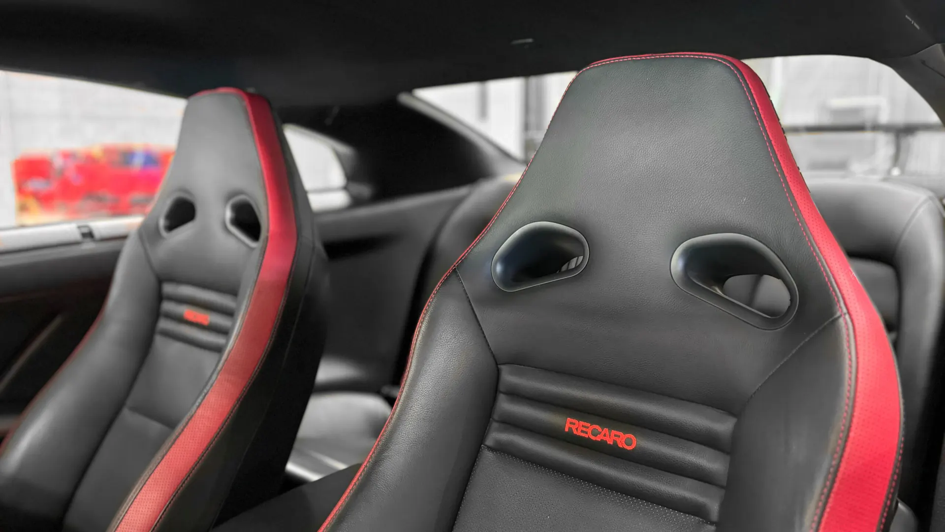 Nissan GT-R — photo 16