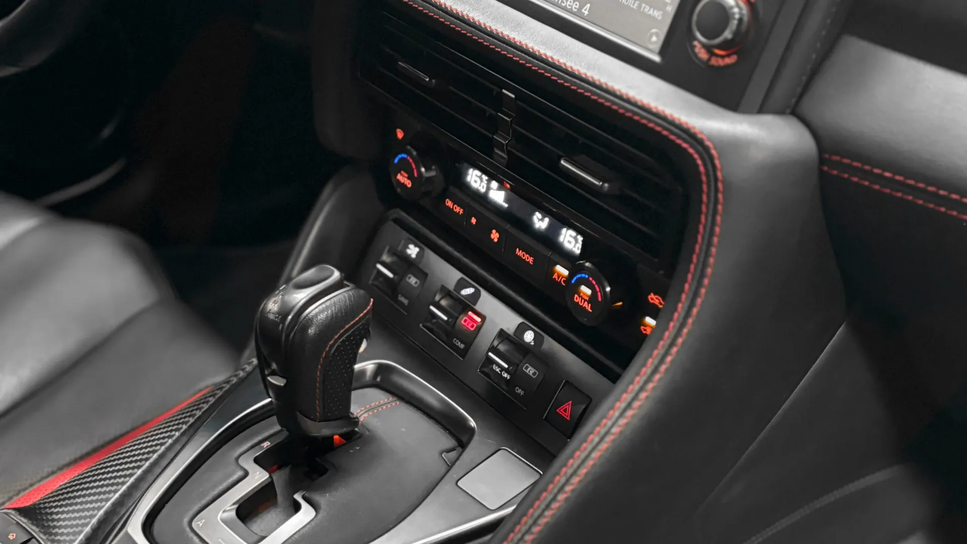 Nissan GT-R — photo 50