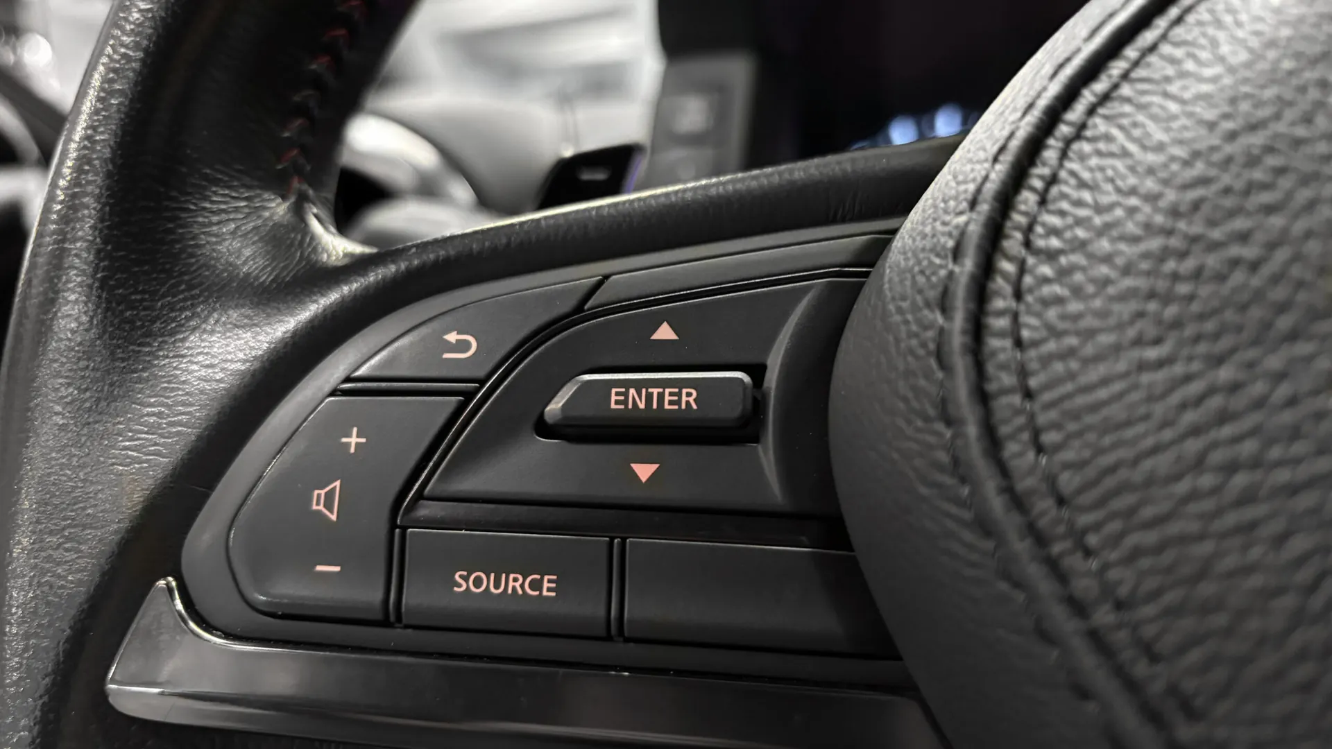 Nissan GT-R — photo 25