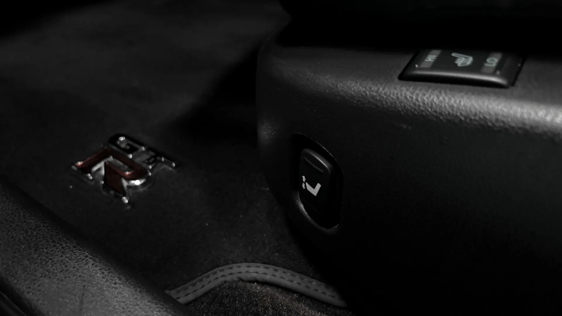 Nissan GT-R — photo 46