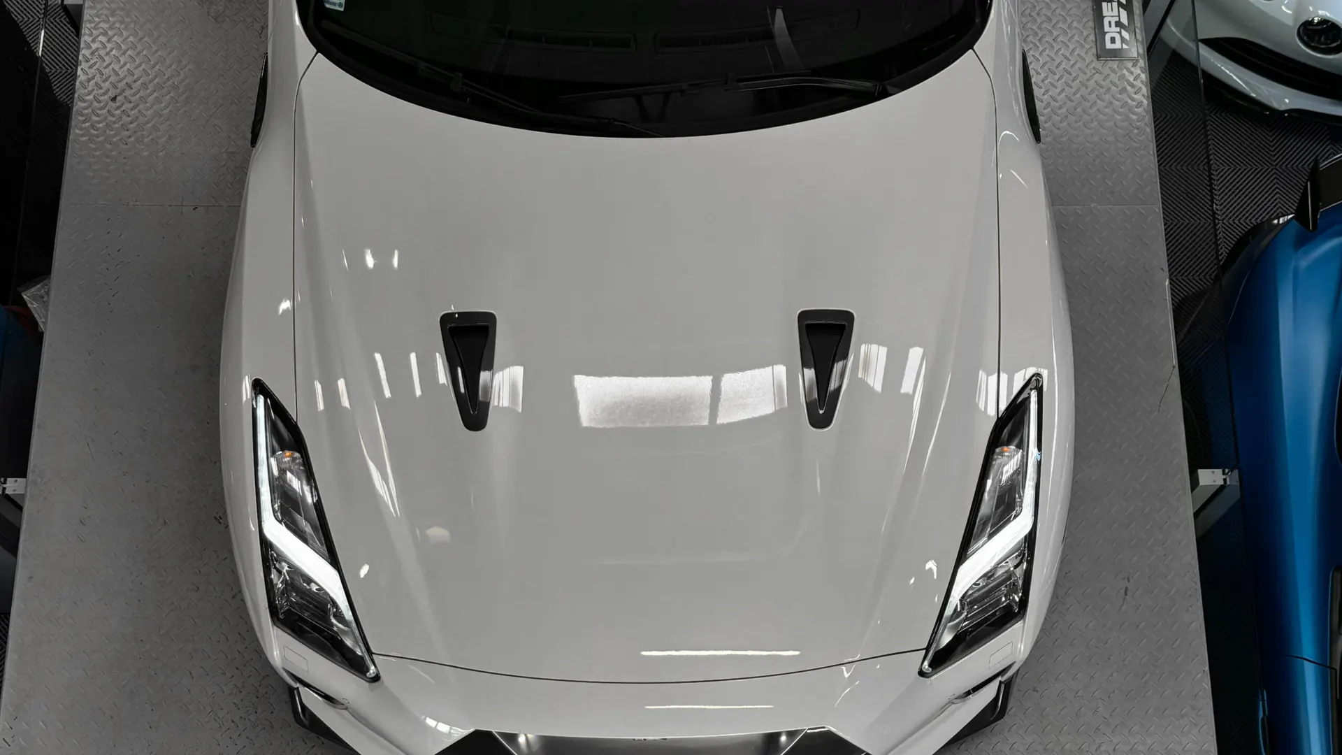 Nissan GT-R — photo 9