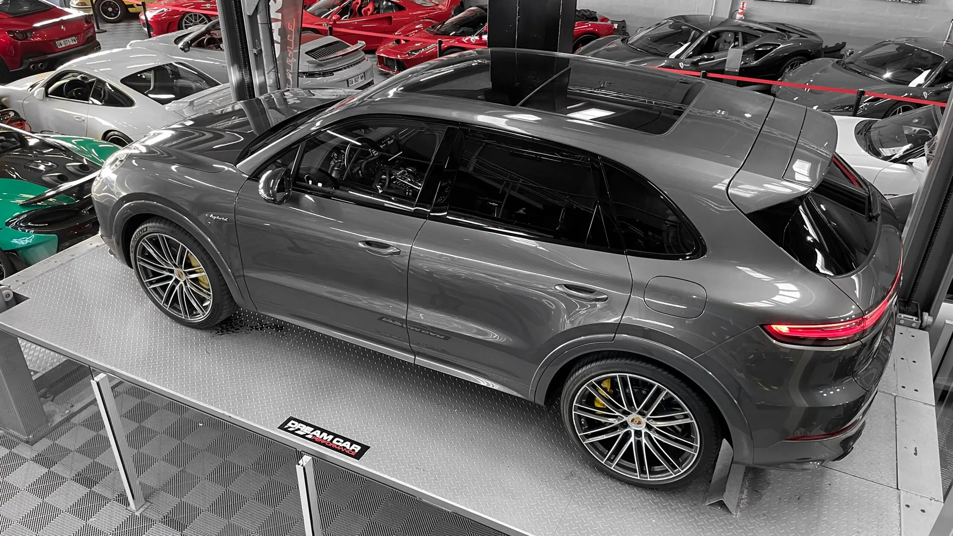 Porsche Cayenne — photo 3