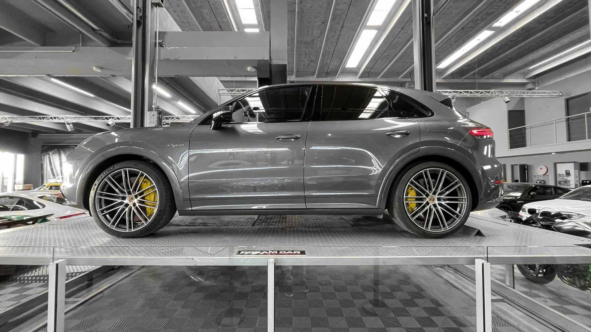 Porsche Cayenne — photo 10