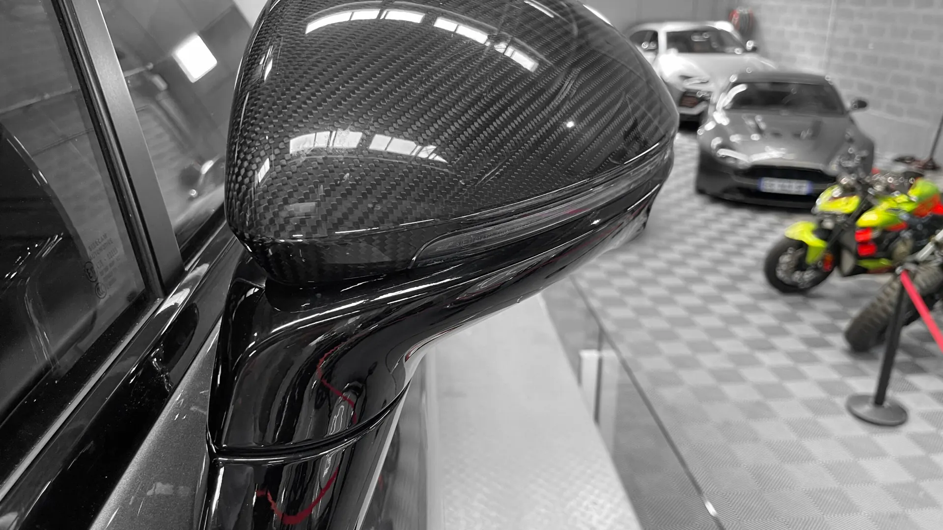 Porsche Cayenne — photo 22