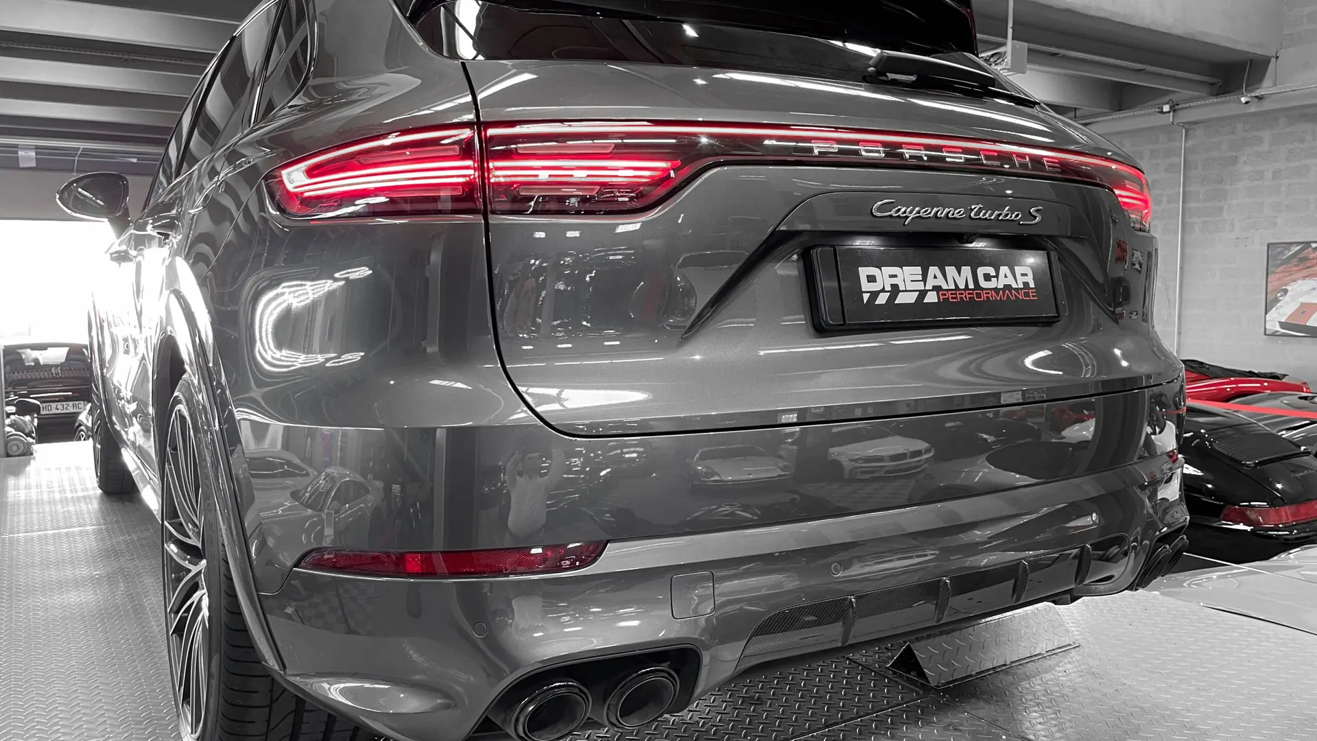 Porsche Cayenne — photo 11