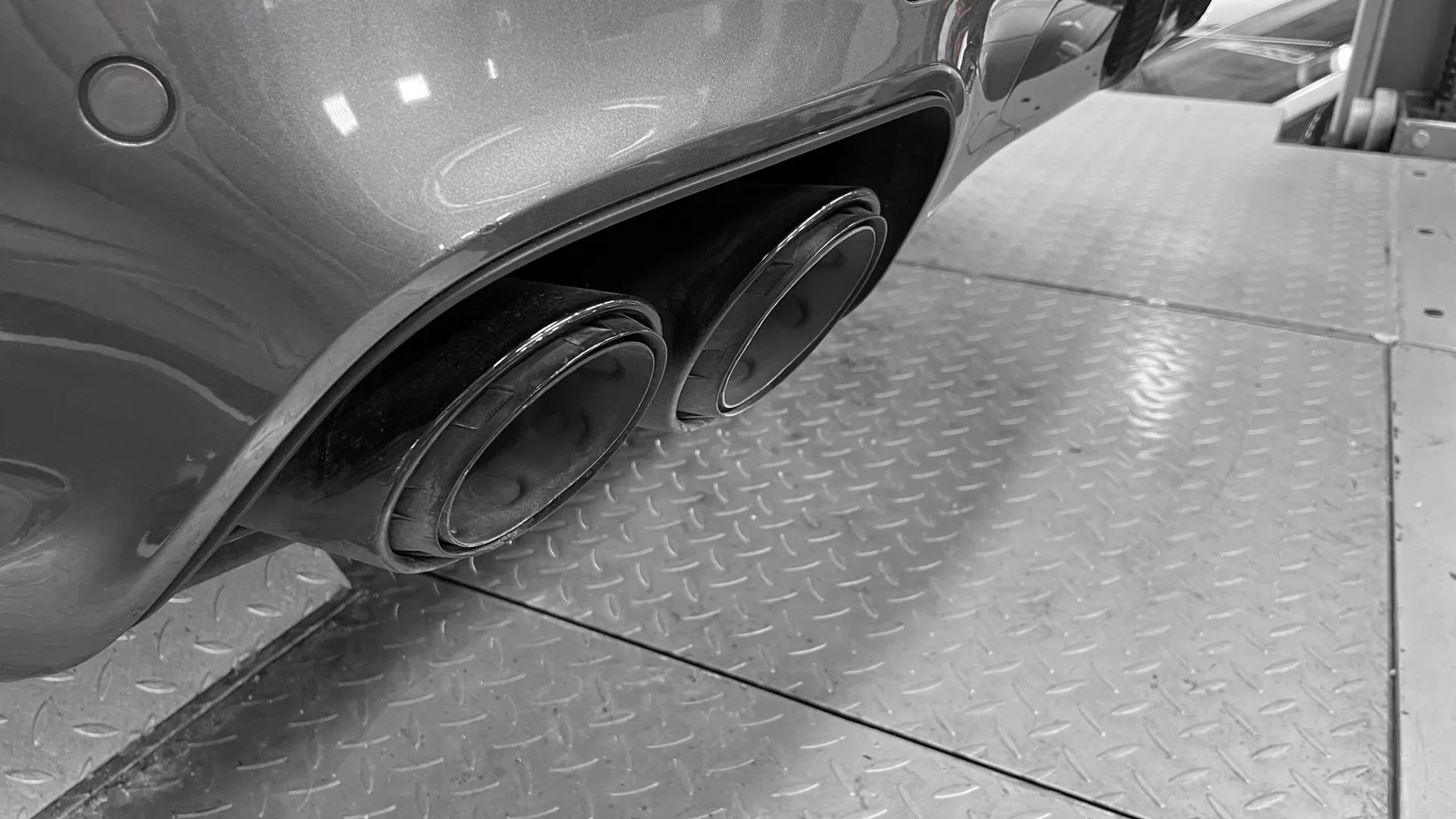 Porsche Cayenne — photo 26