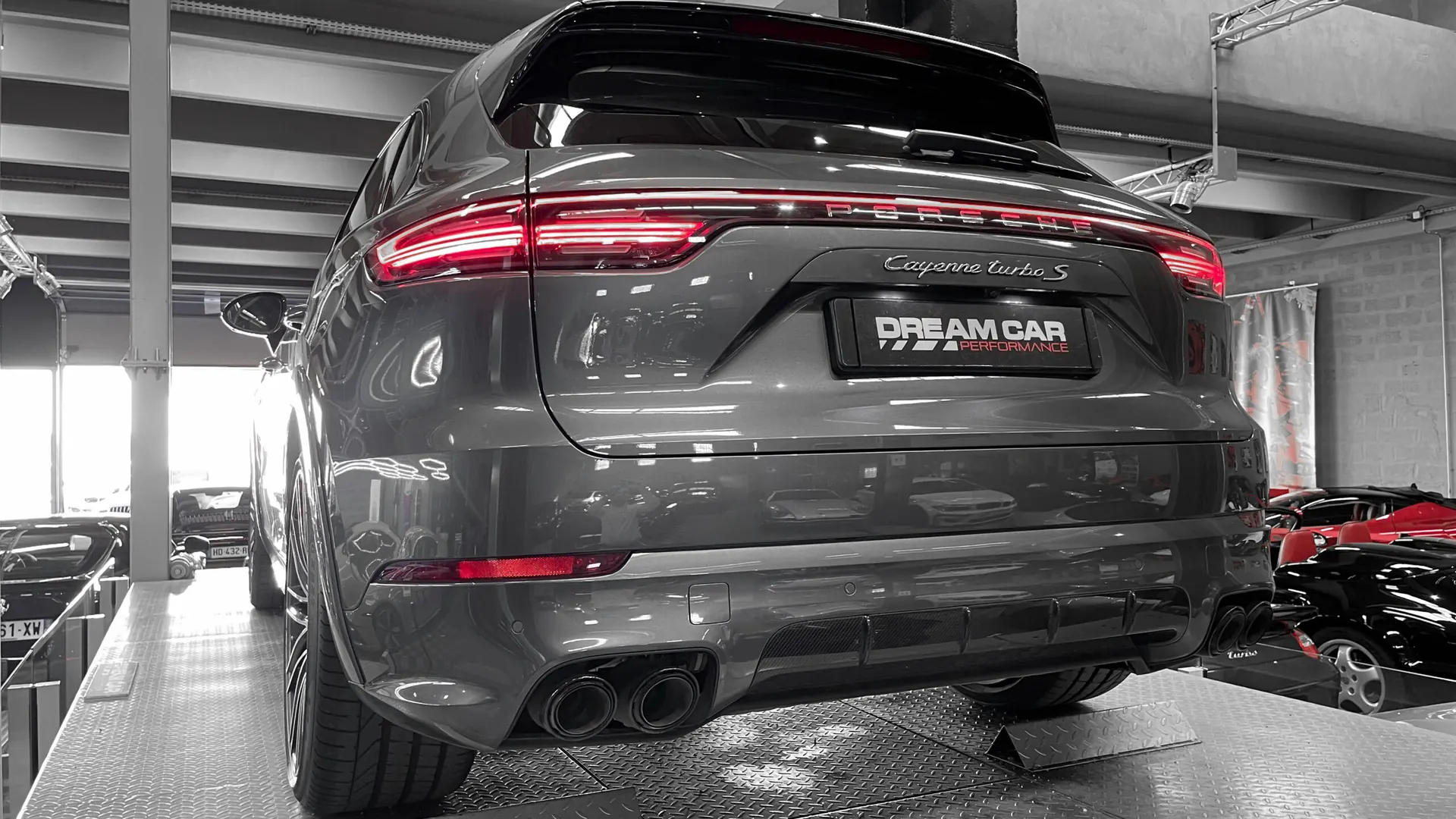 Porsche Cayenne — photo 13