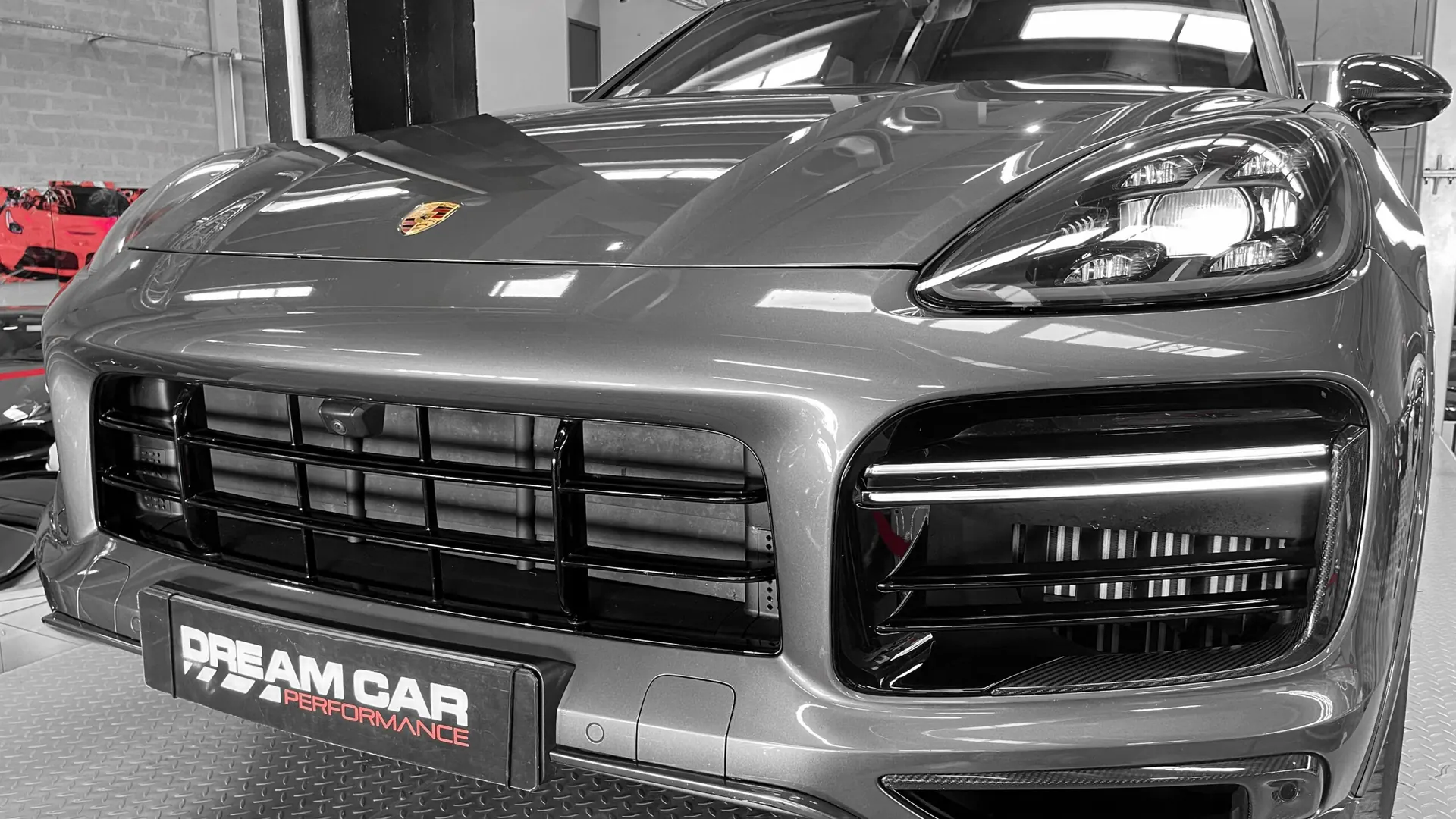 Porsche Cayenne — photo 7